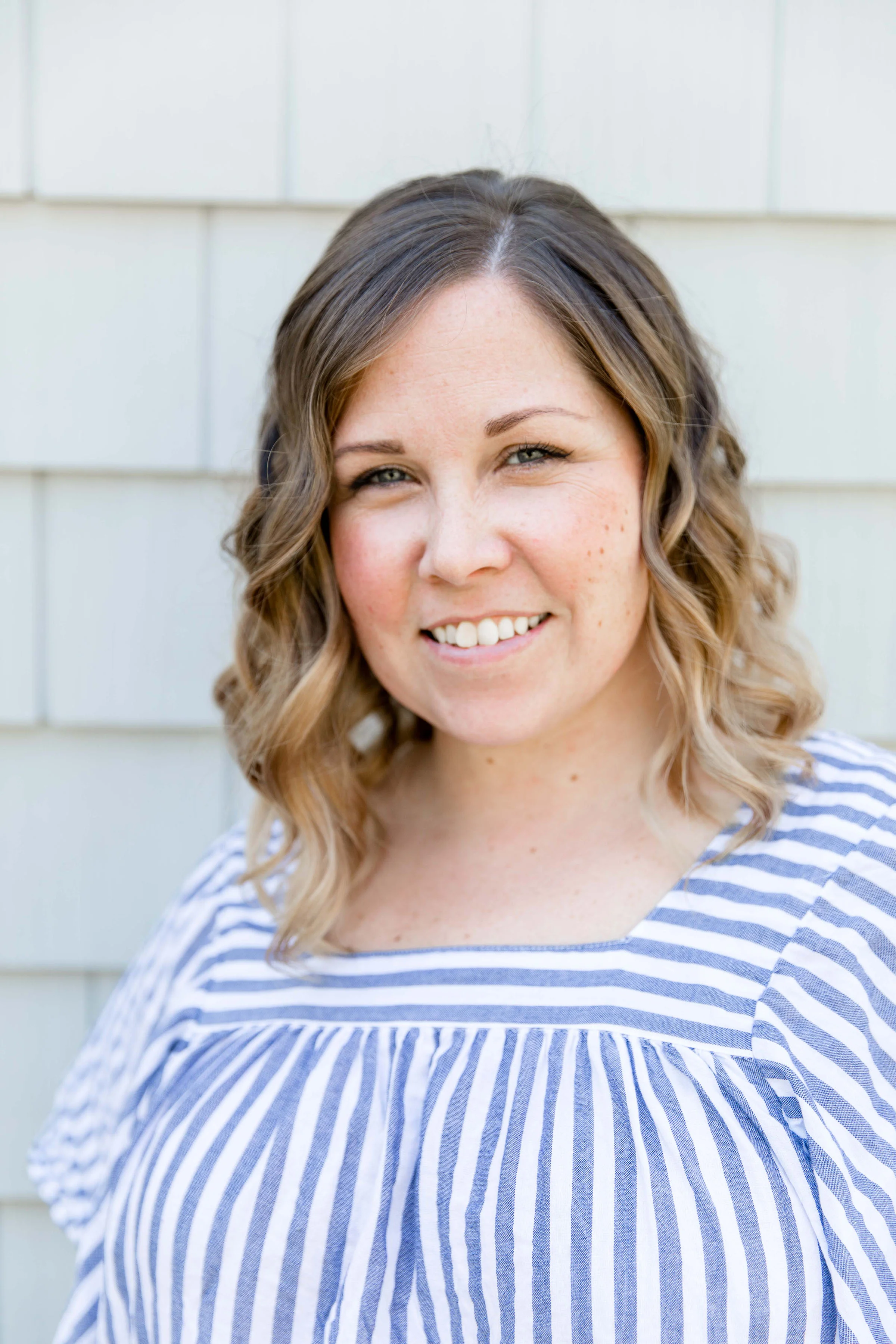 Lauren Atkinson Headshot-1.jpg