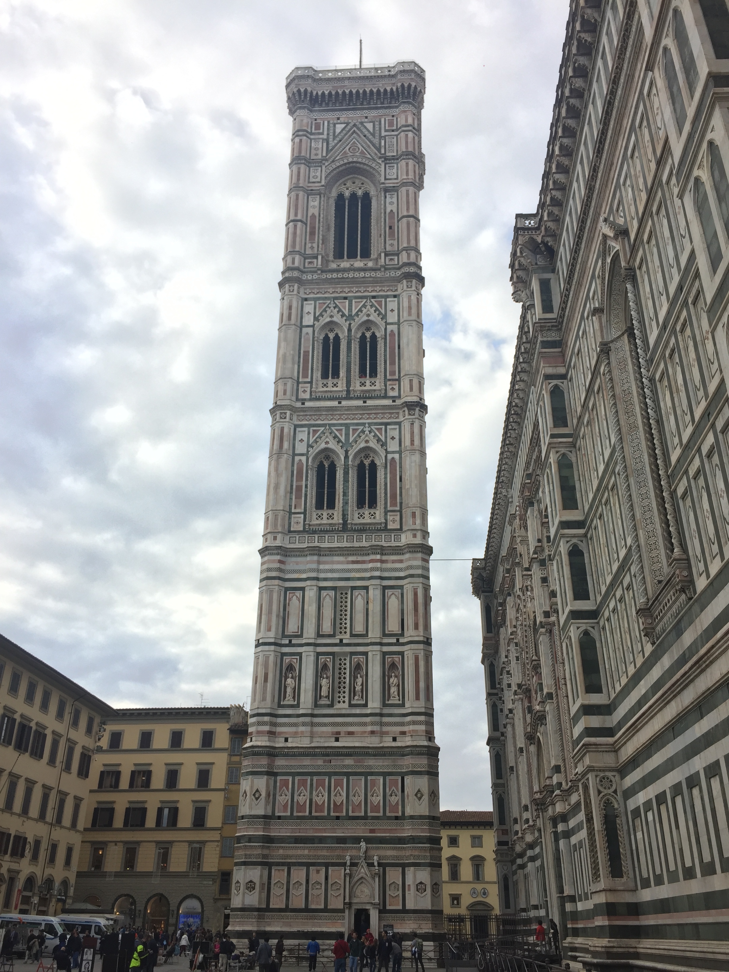 Pisa had more than just leaning towers. This one stood up on its own.