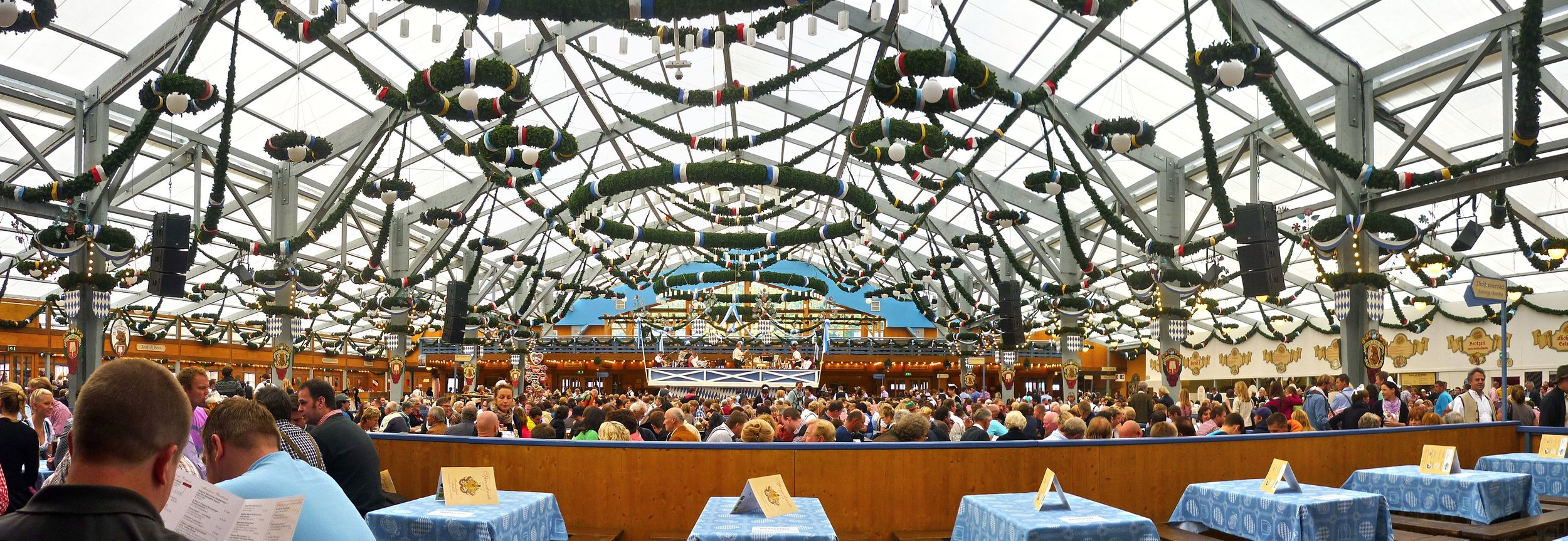 München,_Schottenhamel,_Oktoberfest_2012_(02).jpg