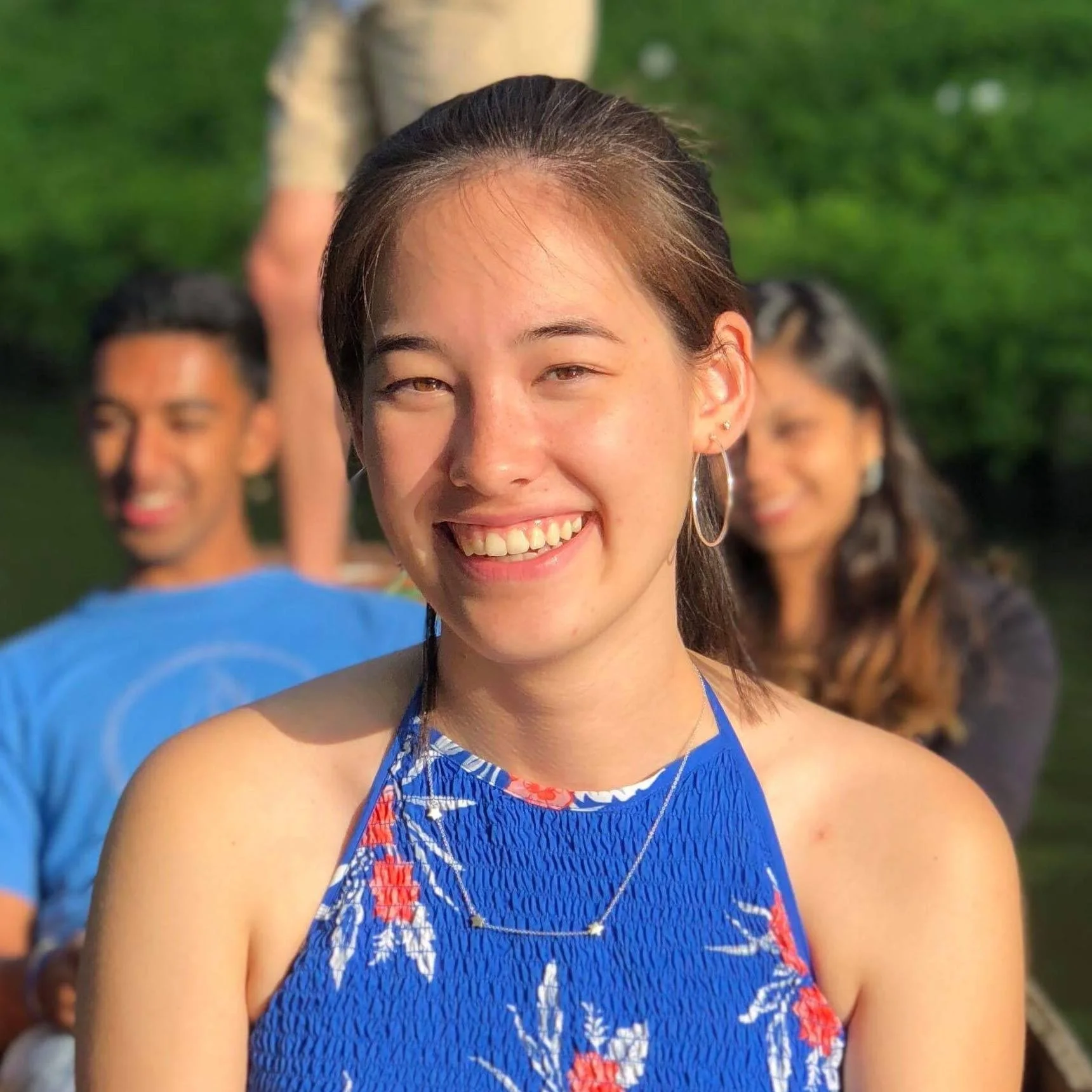Emma Master EMMA is a senior with a concentration in cognitive science. she loves learning about cognition, especially self-concepts, reinforcing cycles of belief, narrative psychology, and moral decision-making. she is a research assistant in the social neuroscience lab, which studies empathy and prosocial behavior. in her free time you can find her doing anything music-related, playing soccer, reading, learning about wellness, meditation, or eating donuts.