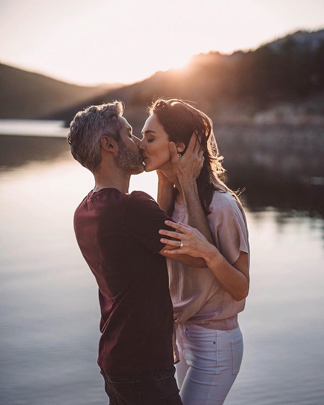 Can you tell I am in love with backlighting? Ah I just love playing with the sun :)
Love this pic of these two amazing love birds from our engagement session this summer .
.
.
.
.
.
.
Couple @el_lindzo and @zadefaraj
#loveintentionally #radlovestorie