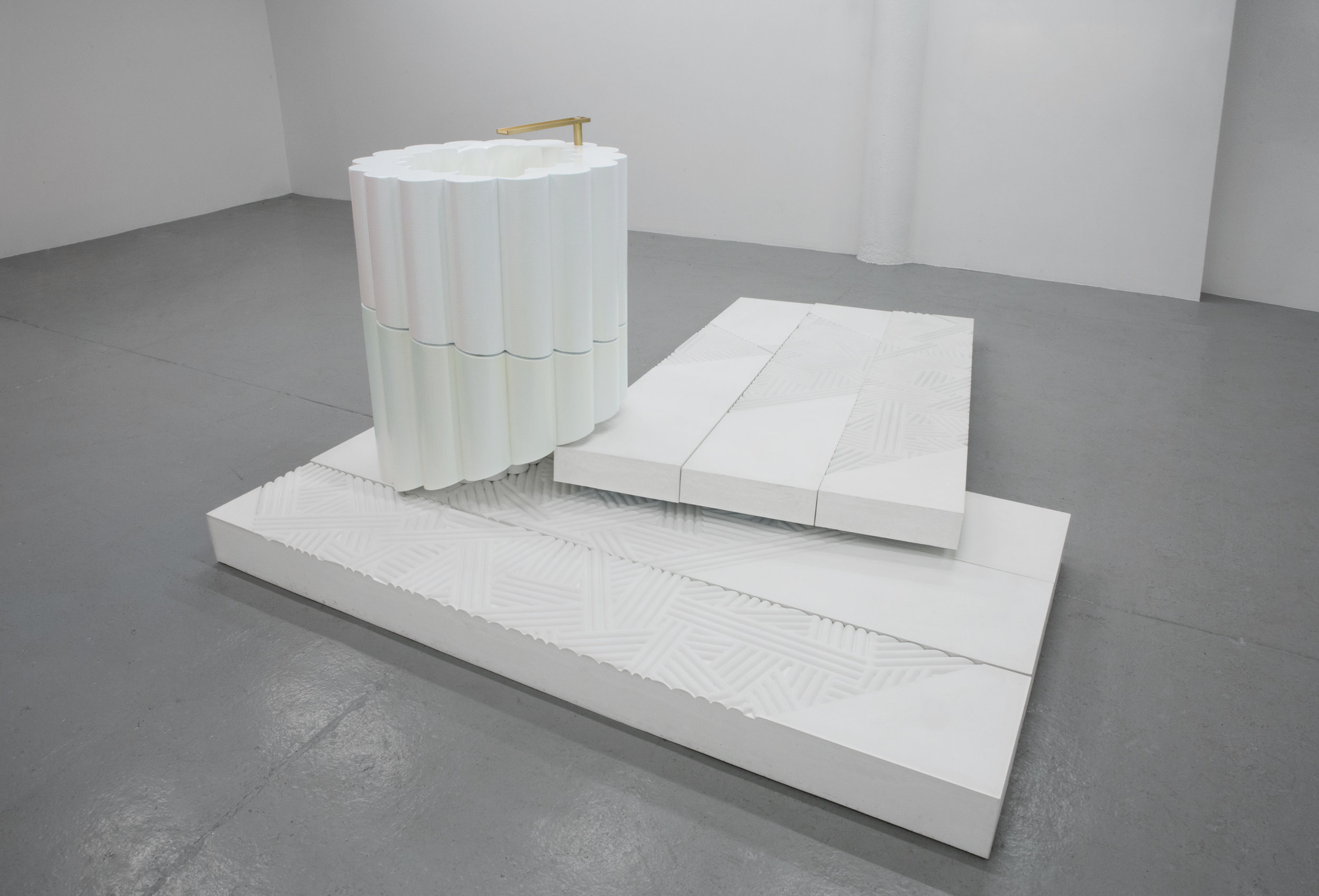 © Ned Castle Furniture set commissioned by Friedman Benda gallery in NYC and curated by Chamber Gallery . "No-Thing" opened on January 18, 2018 in parallel with the exhibition " Inside The Walls: Architects Design ". Bathing, Again , 2018 Sink (3D silica sand print and brushed brass) 36 x 30 inches (dia.) 91.5 x 76 cm (dia.) Floor tiles (fiberglass reinforced white concrete) 6 x 84 x 14.5 inches 15 x 213.5 x 37 cm Edition of 3, 2AP