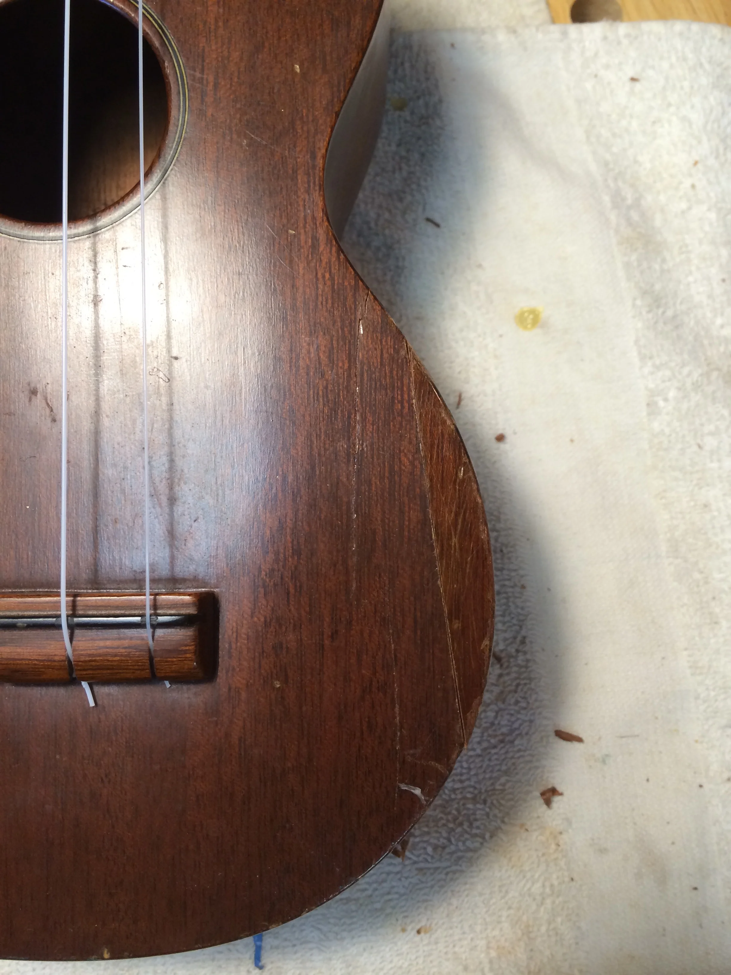 This is why I never throw anything away, and old top from the right period is an exact match for the stain and patina, a nice cleat inside and its ready to go. 