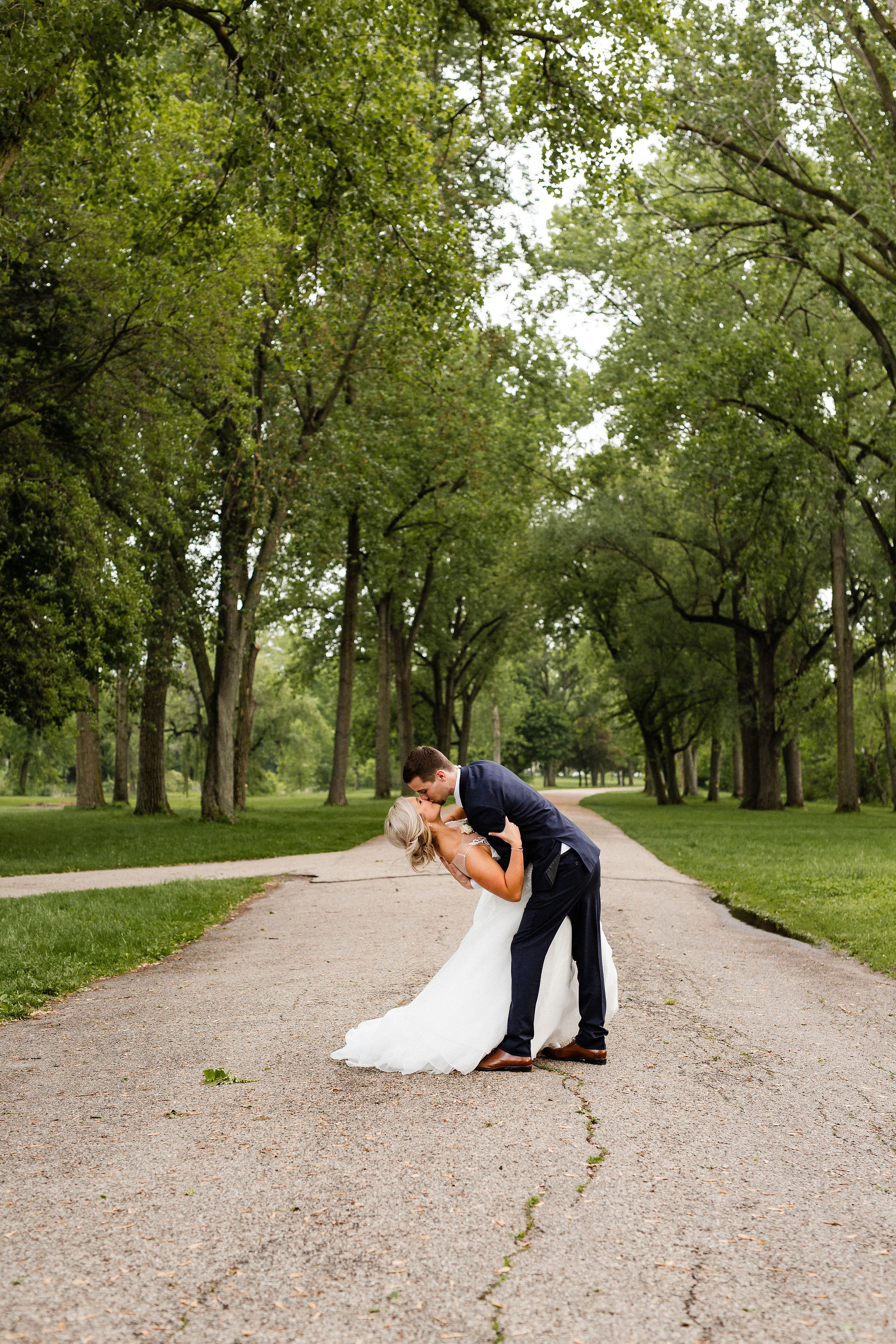 best_michigan_wedding_photographer_gvsu_-49.JPG