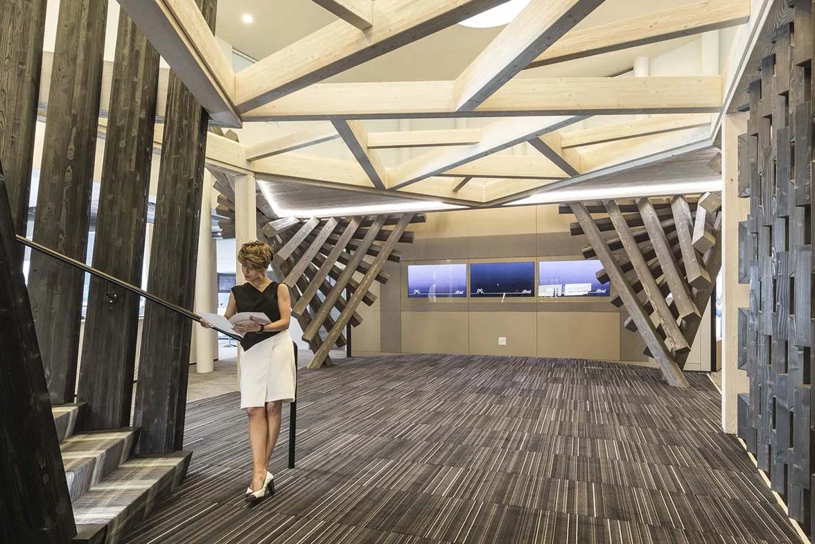 An interior space at DIRTT (Doing It Right This Time). DIRTT shares solutions for sustainable interior construction and ideas about how to build better. Its penthouse showroom has been transformed into a Green Learning Center. Photo © 2018 DIRTT Environmental Solutions.