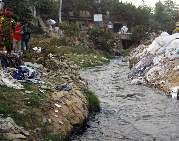 In ‘RiverBlue,’ Roger Williams Gives a Voice to the World’s Polluted Waterways