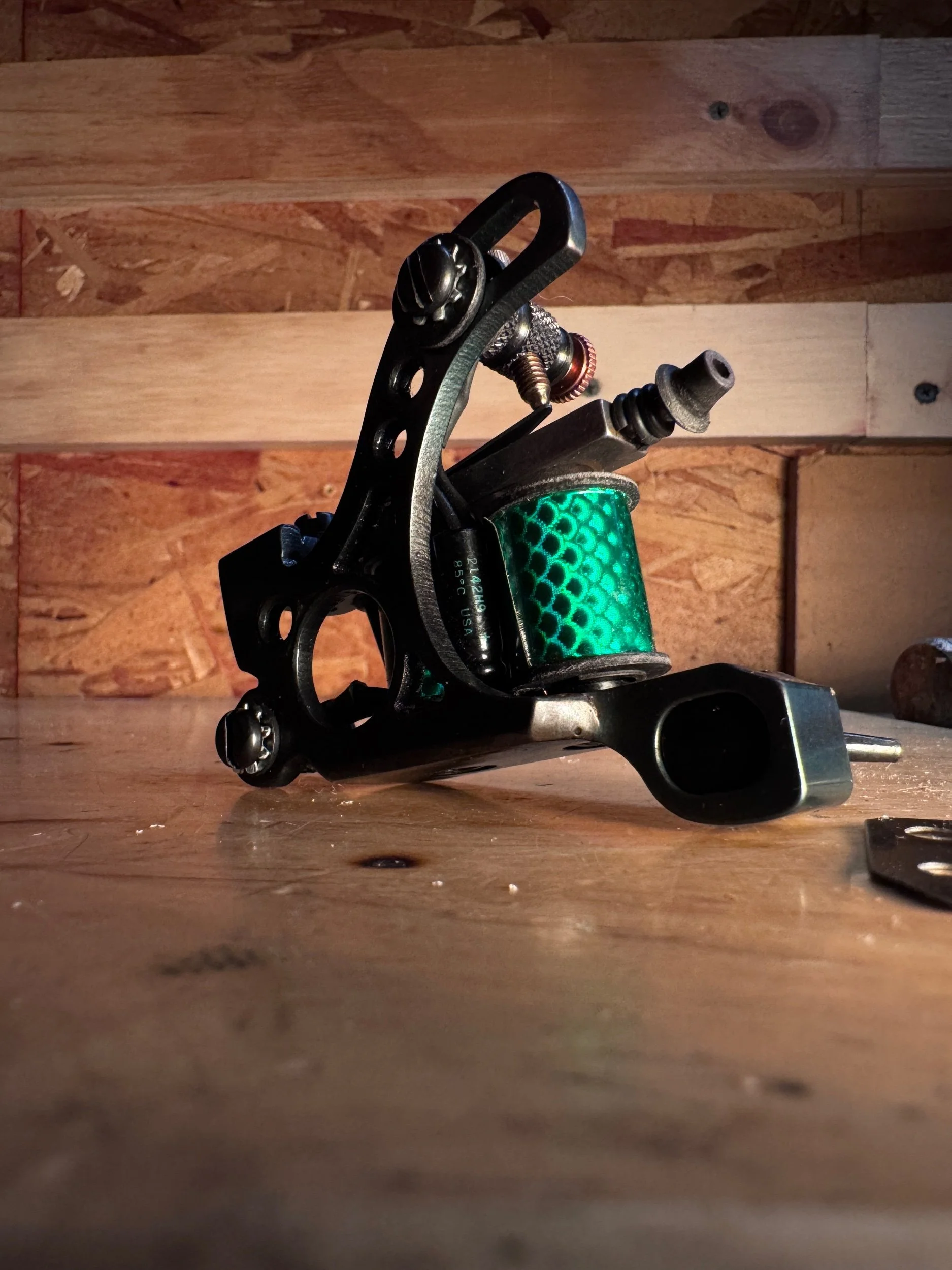 Handbuilt coil tattoo machine by Chris Cockrill at tattoo-maker.com