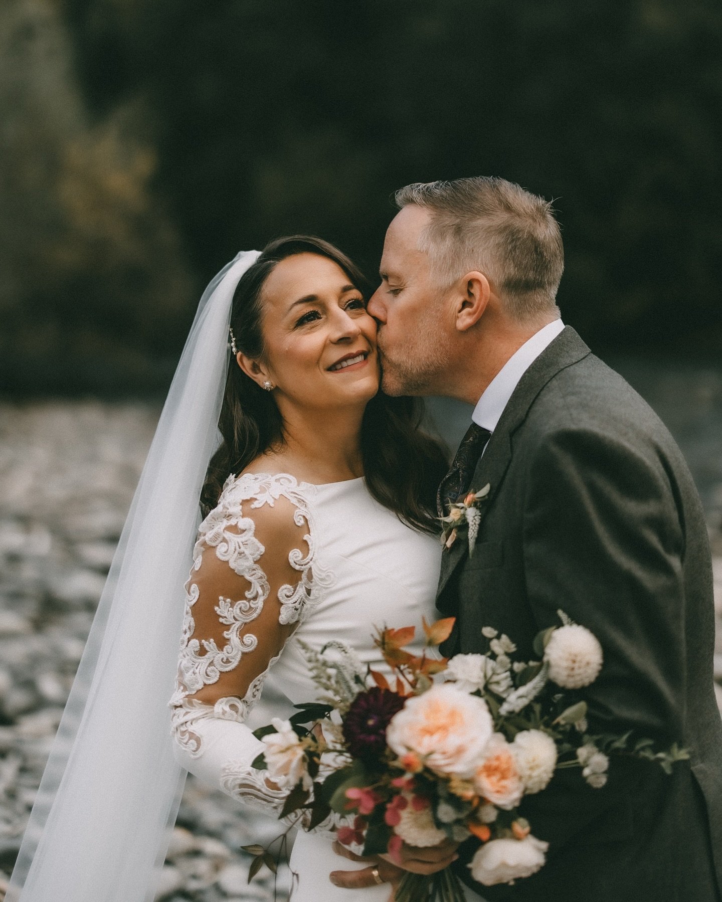 Absolutely YES to Whistler elopements 😍 Whether it's a big wedding or a small wedding, we love being a part of your special day! 

Makeup by Shayla + Huge shoutout to @kerrywaringmuah for doing such a stunning job on this hair! 

Photographer: @aman