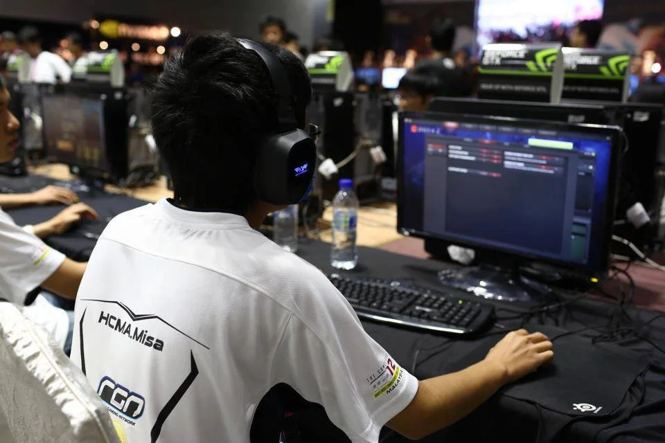Thành playing for team 1st.vn at The Asia 2012 in Kuala Lumpur (Photo: Facebook)