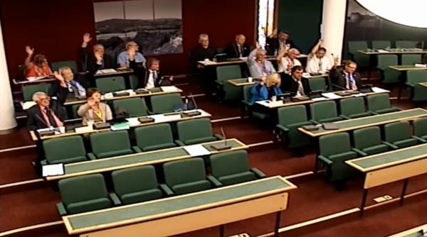 The Planning Committee vote on the Kinnerton development
