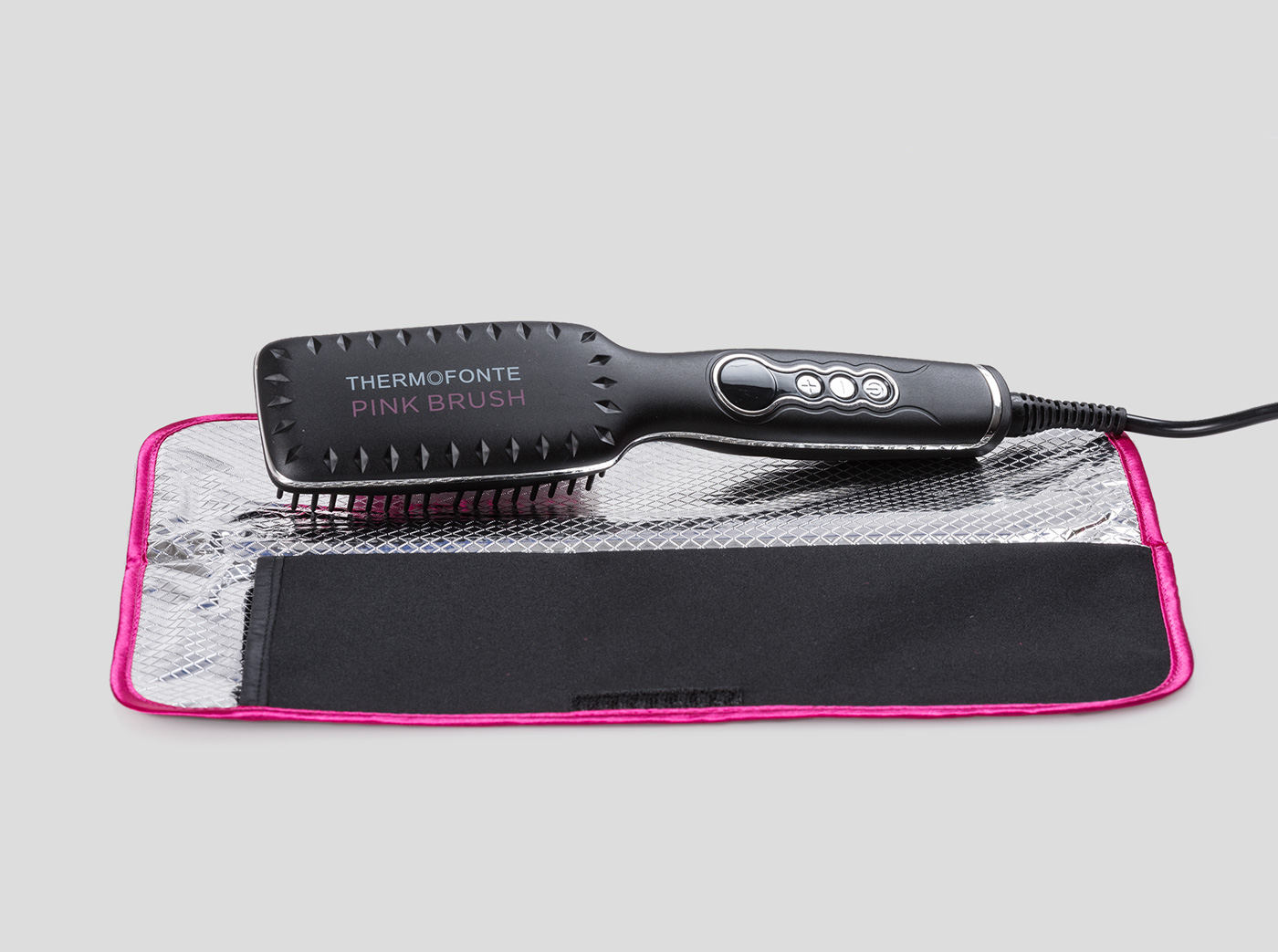 TF_Beauty_Pinkbrush_Travelbag_01.jpg