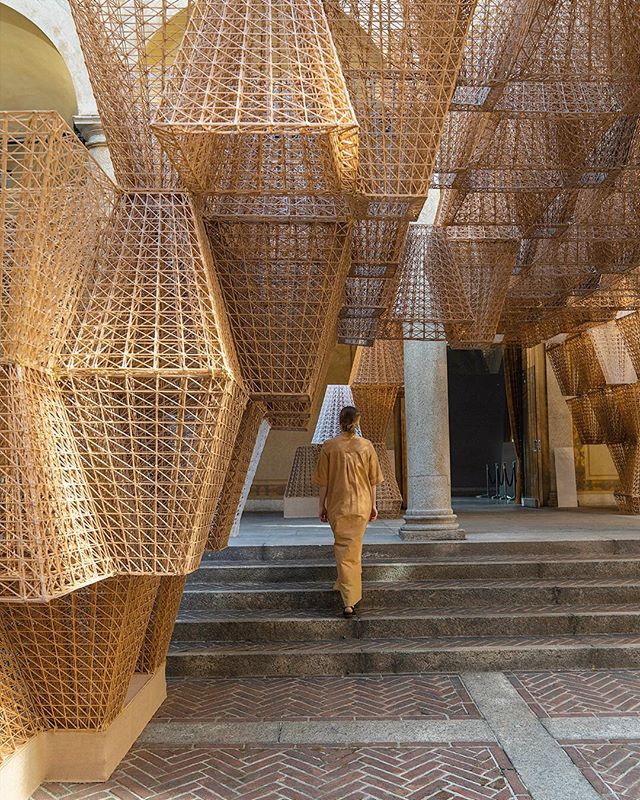 🔅&ldquo;Conifera&rdquo;, a jungle of vibrant lanterns reminiscent of tree branches and twigs

The installation, dreamt up by @cosstores and architect @mamoumani is made of 3D-printed biodegradable materials. All within the spectacular setting of Pal