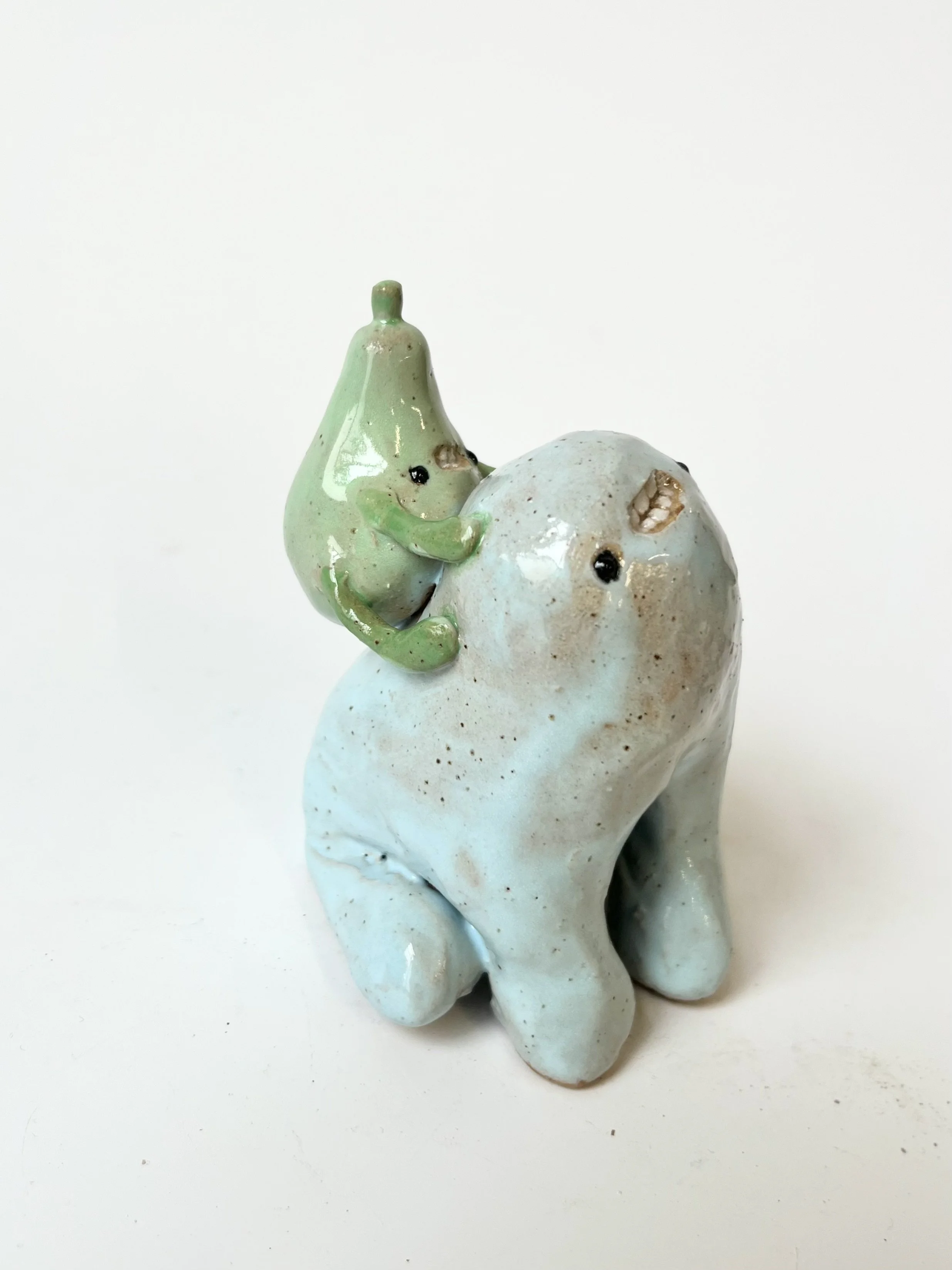 Mini Teethie, With a small pear on its back