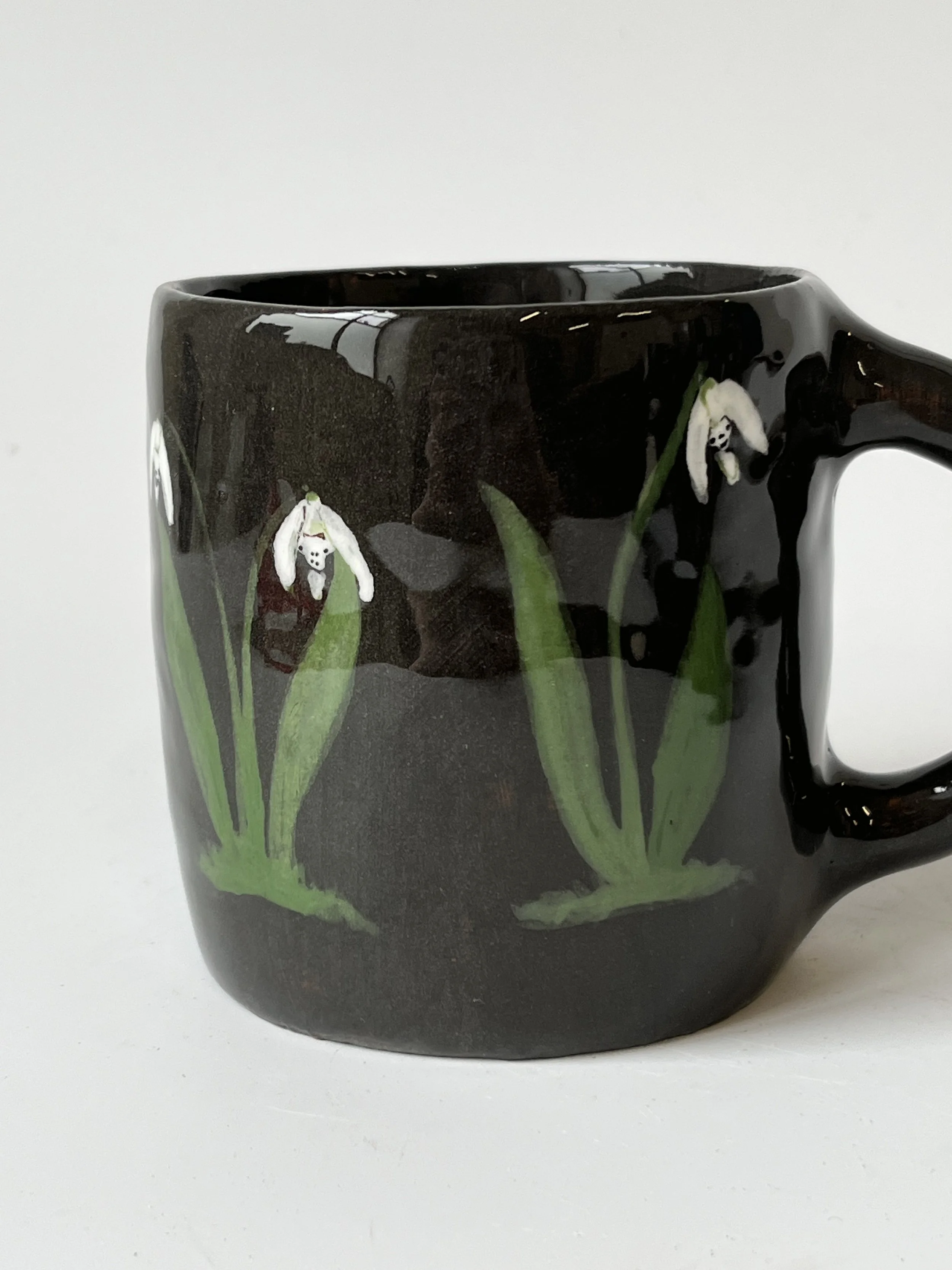 Snow drop skull mug