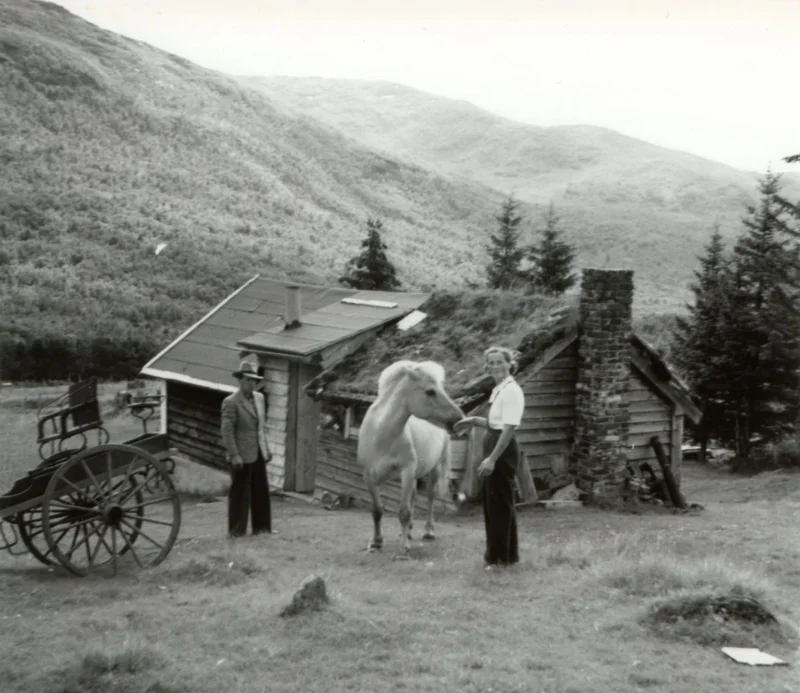 Grandpa Knut and Grandma Emma photographed in the 40s. So cool people! (click to enlarge)