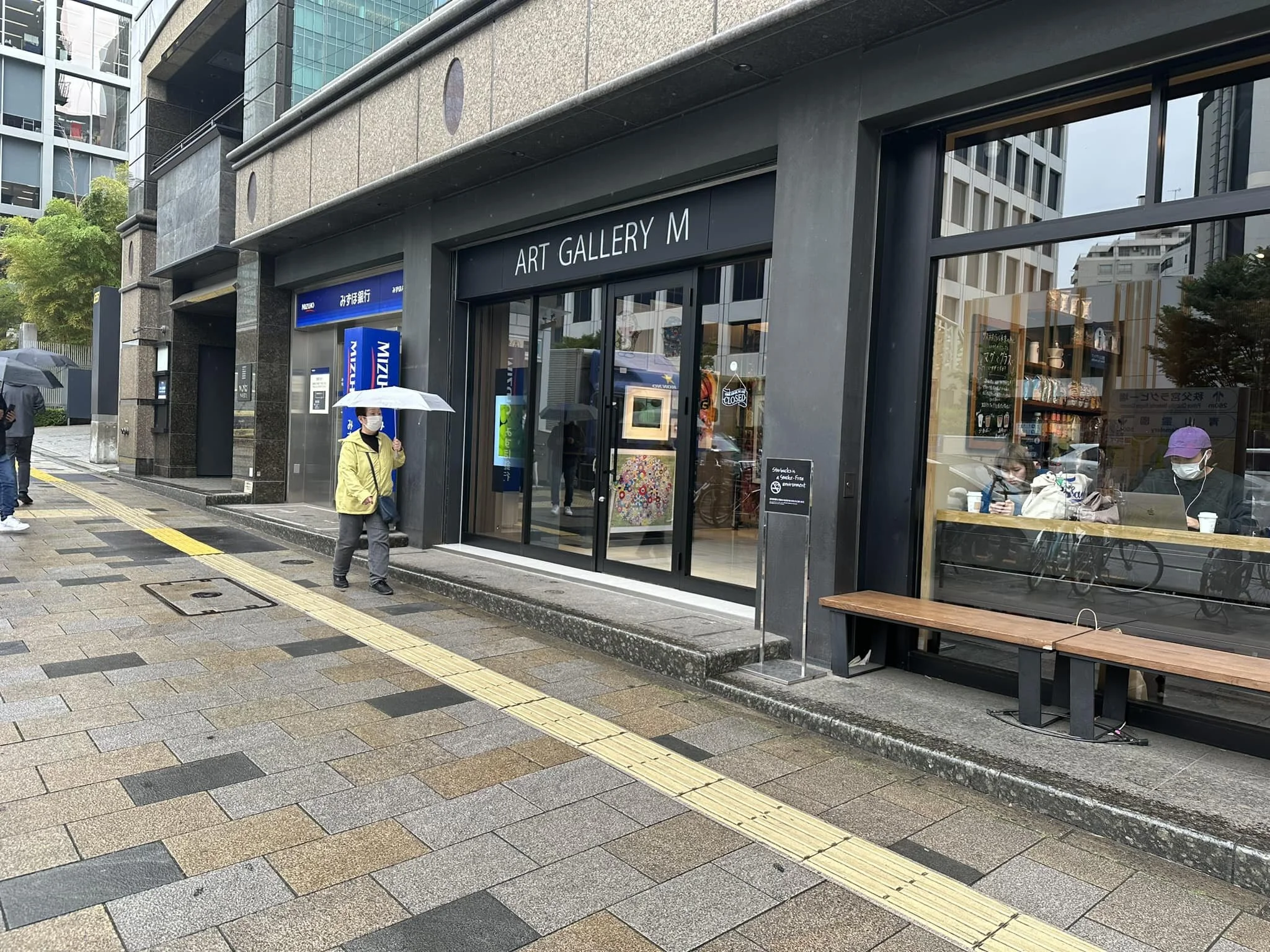 明日オープンです。オープン前からお客様いらしてました。