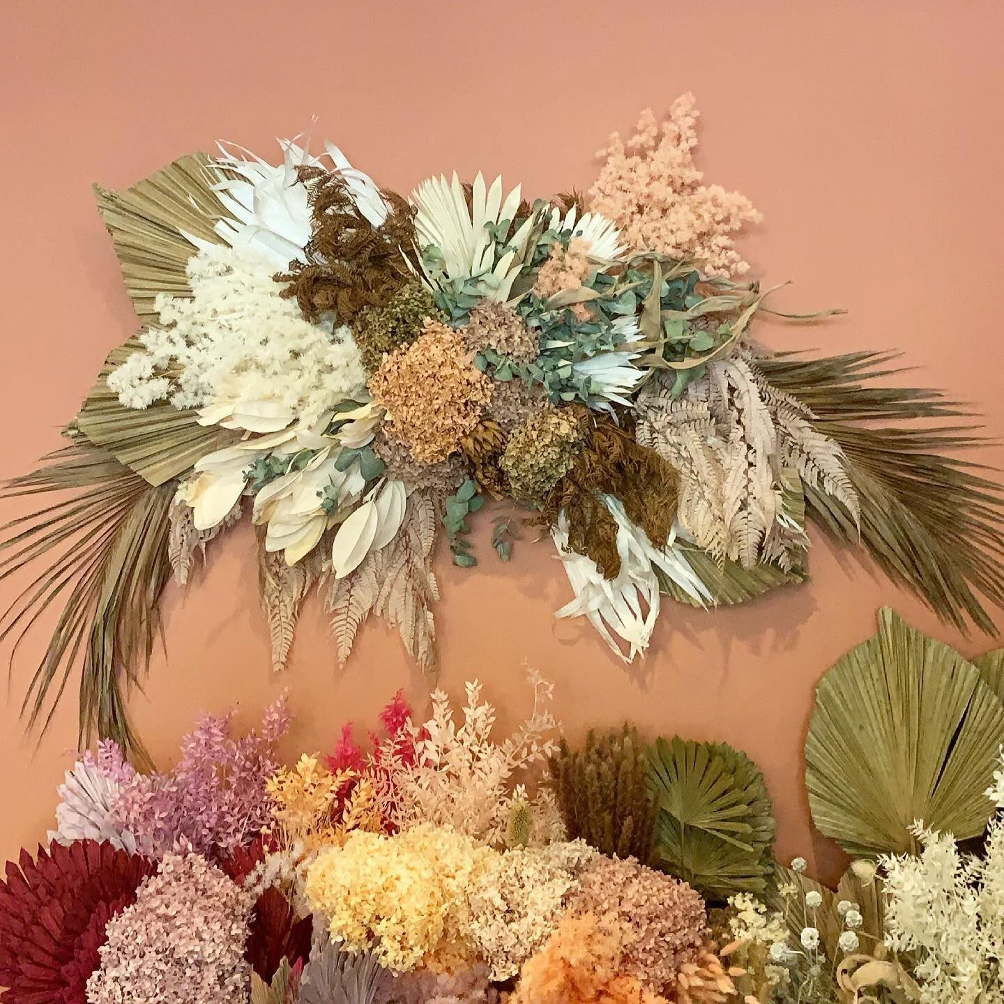 Need dried flowers?! We&rsquo;ve got dried flowers! 
Have you been in store to see our dry flower bar? We have plenty to choose from, and if you bring in a vase or container you want something made in, we will happily create a bespoke arrangement just for you!
.
.
.
.
.
#indyroseflowers #driedflowers #driedarrangments #hanginginstallation #driedflorals #florist #flowers #adelaide #adelaideflorist #adelaideweddings #adelaideevents #henleybeachflorist #lockleys #henleybeach #henleybeachroad