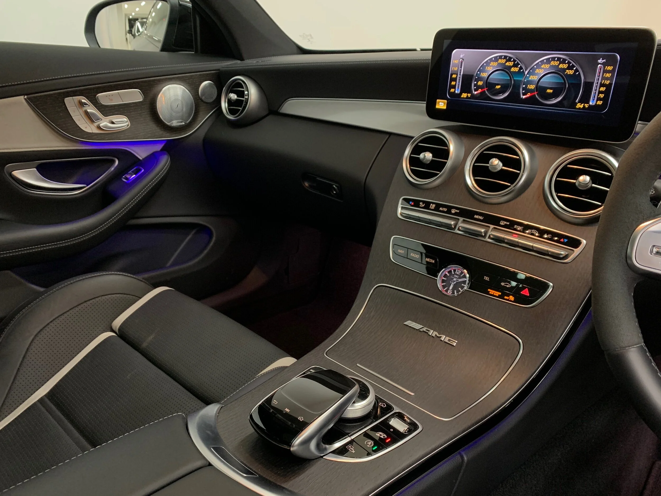 9A935AFF-E25E-4325-978B-DB2154A0CAB6