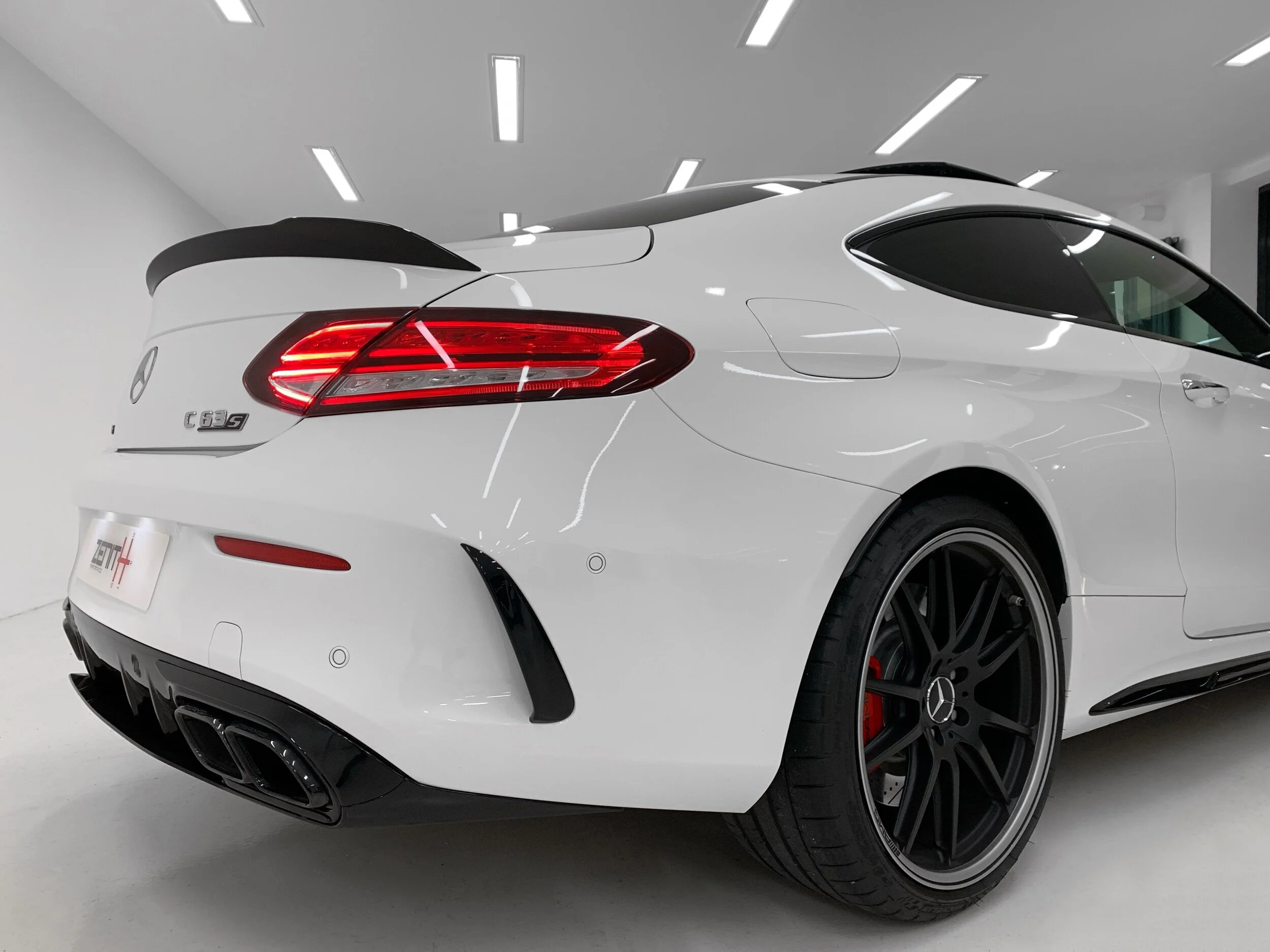 9A8A65C0-EC97-4E54-B3B6-006DAE63D76F