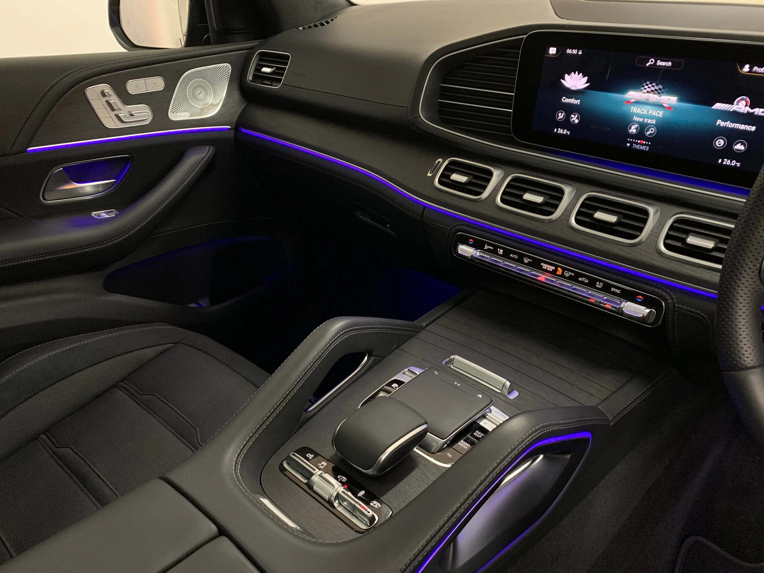 FFEA9750-301B-4D9C-B901-8FD47E8B3657