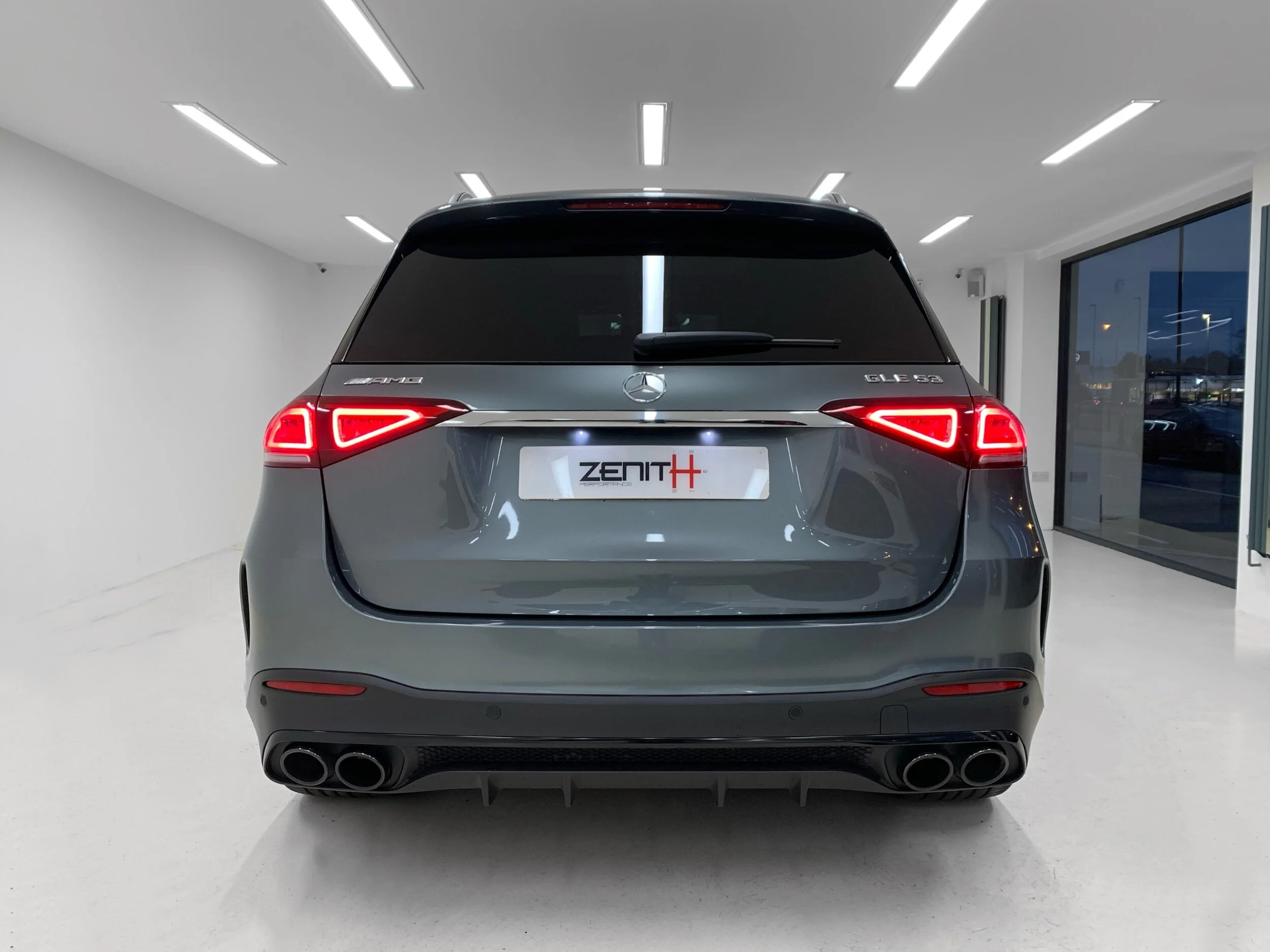 886C882B-002B-467B-8160-D2209D7E0B1E