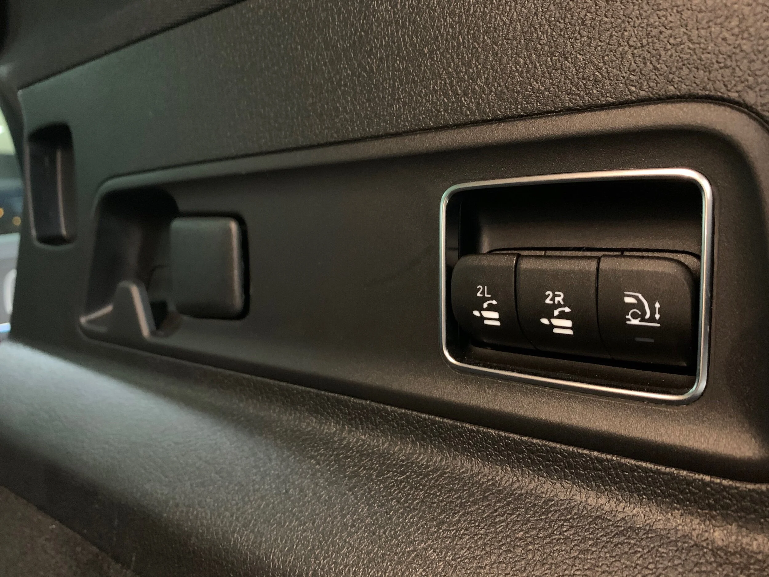 CD3A8D59-C46D-41A6-ADDE-F1F2B5900204