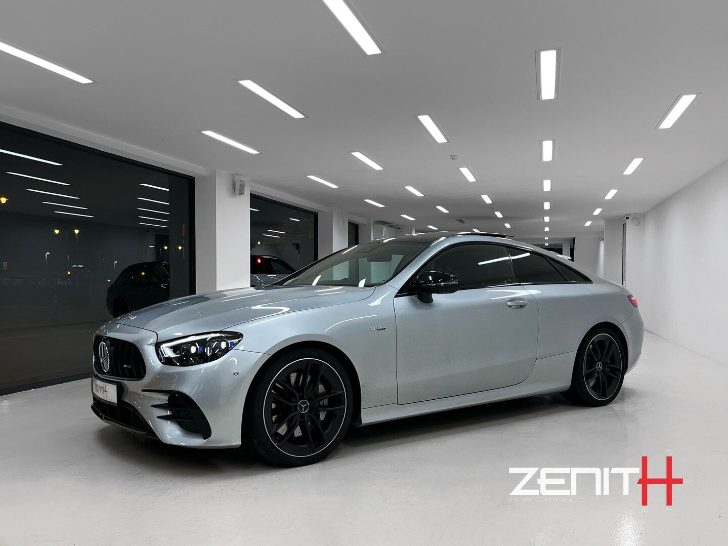 The E53 #AMG effortlessly combines performance and everyday practicality, making it the ultimate choice for daily driving. The 3.0-liter turbocharged engine gets things started and uses EQ Boost technology on demand to squeeze out 429 horsepower to a