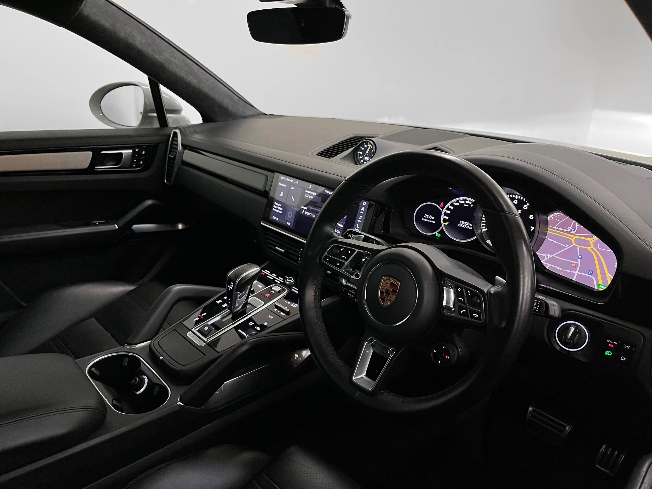 CEF18C79-BF24-4DFA-A3B2-6F2A5F168D3E