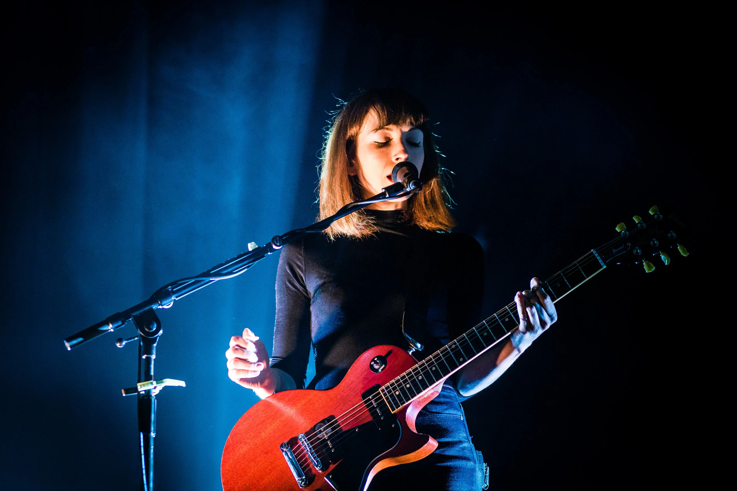 Daughter @ O2 Academy, Glasgow // photograph by Calum McMillan 