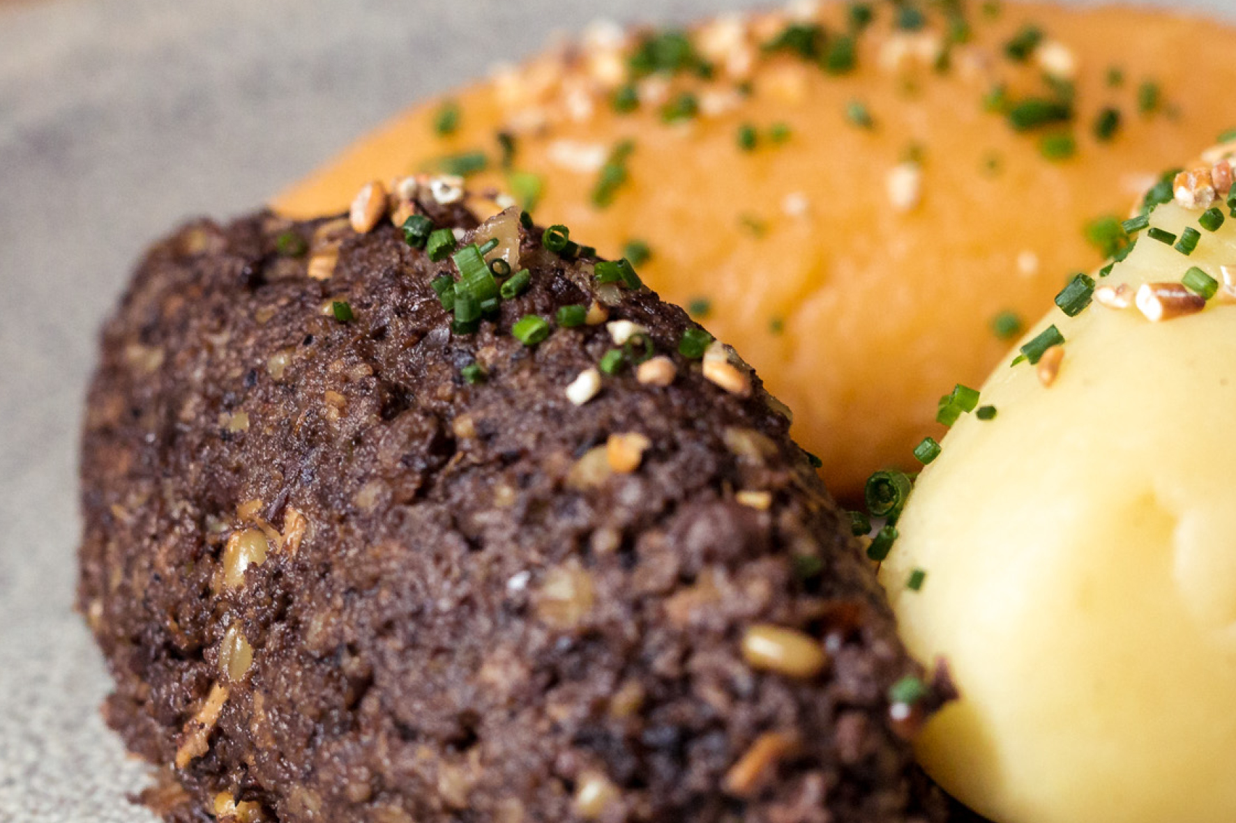 Stravaigin_A_La_Carte_Menu_closeup_23.jpg