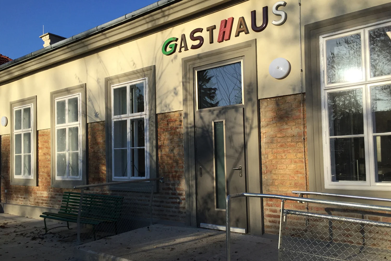 ©gaupenraub_vinzidorfwien_gasthaus-eingang_IMG_3325.jpg
