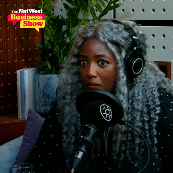 nw_busshow_ep11_1x1_short_fb-in (1080p)-high.gif