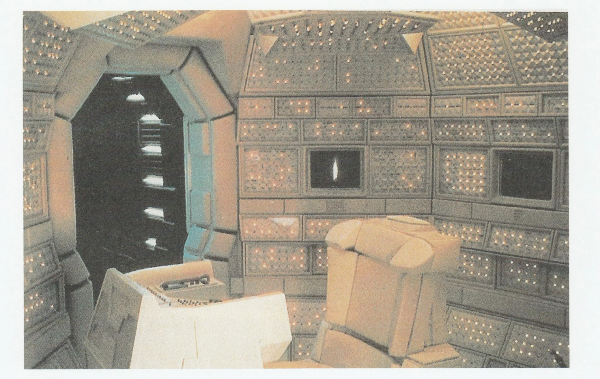 Alien - control capsual.jpg
