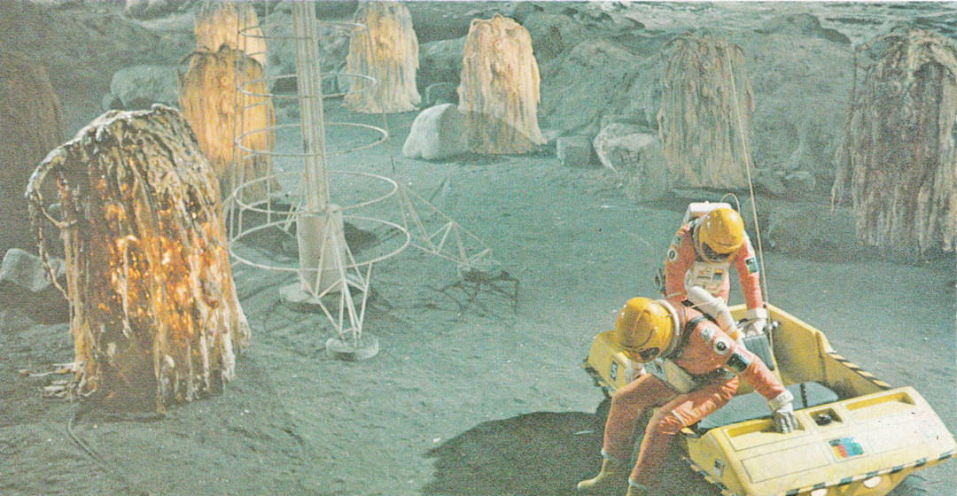 Alien`s-in-action-.jpg