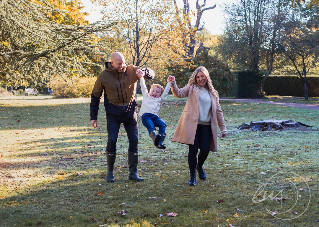 Outdoor Autumn photo shoots | Essex family photography