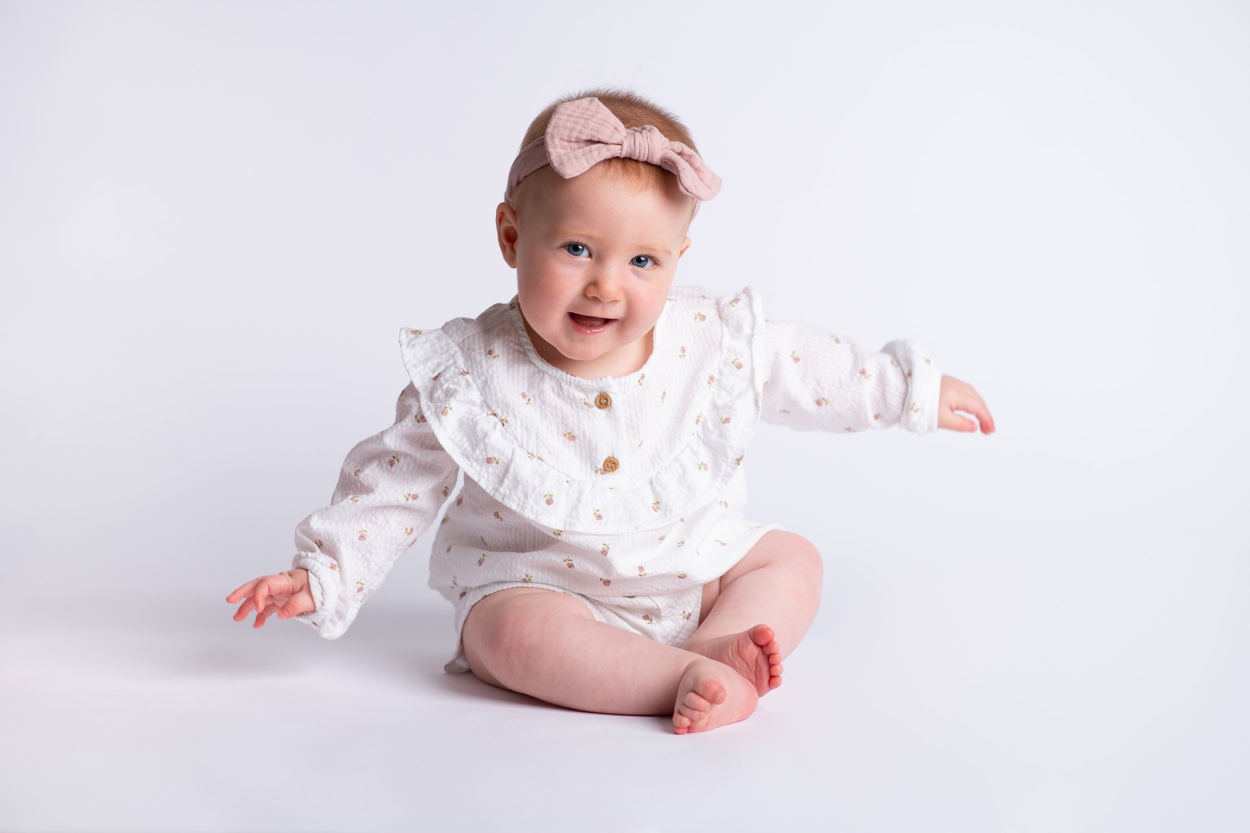 From newborn to sitting | Baby sitter photo shoots, Essex