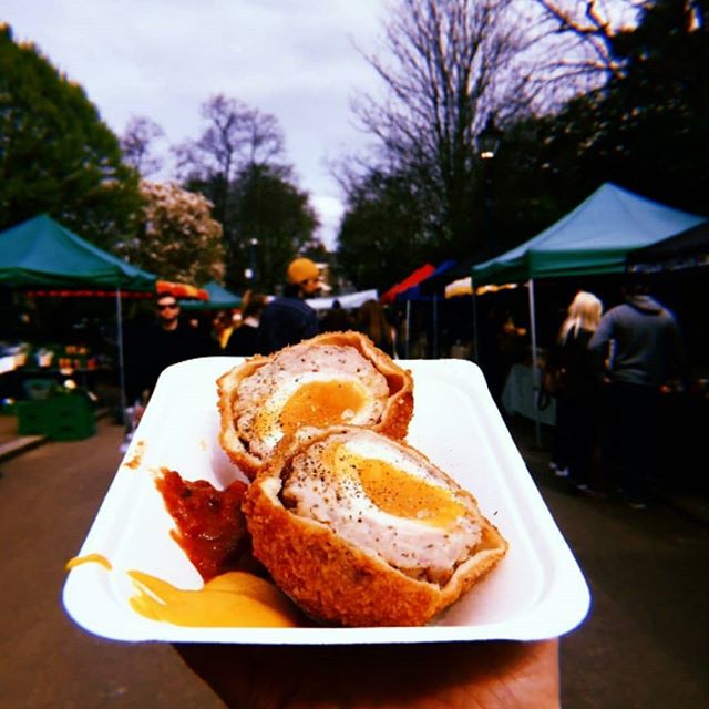 Morning everyone! We're open 10-4 today and we've got your Sunday covered - amazing fresh produce, treats, drinks, hot food and more! 👊 📸@hidden_gemsss

#victoriaparkmarket #victoriapark #londonmarkets #eastlondon #farmersmarket #londonfood