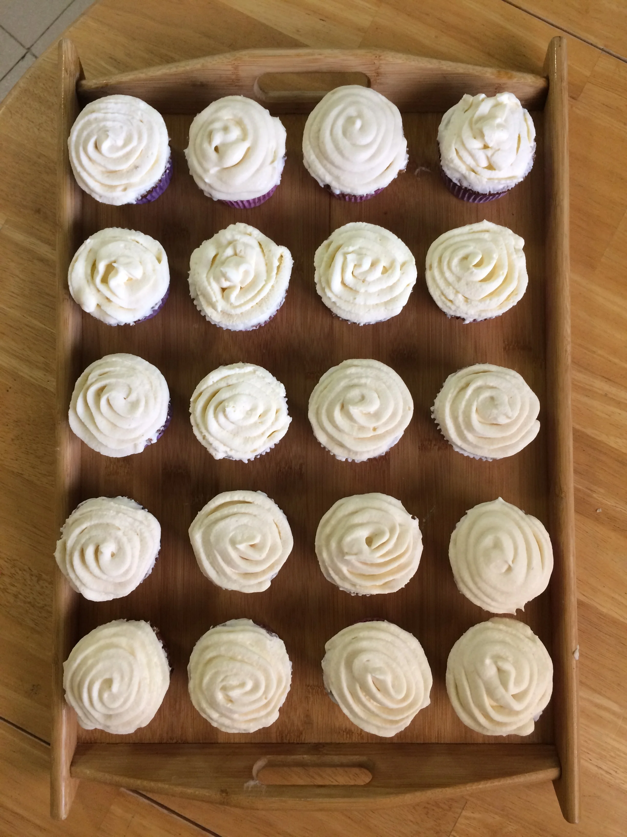 I'm learning the ropes of baking in Cuba with these butternut squash cupcakes with cream cheese frosting. 