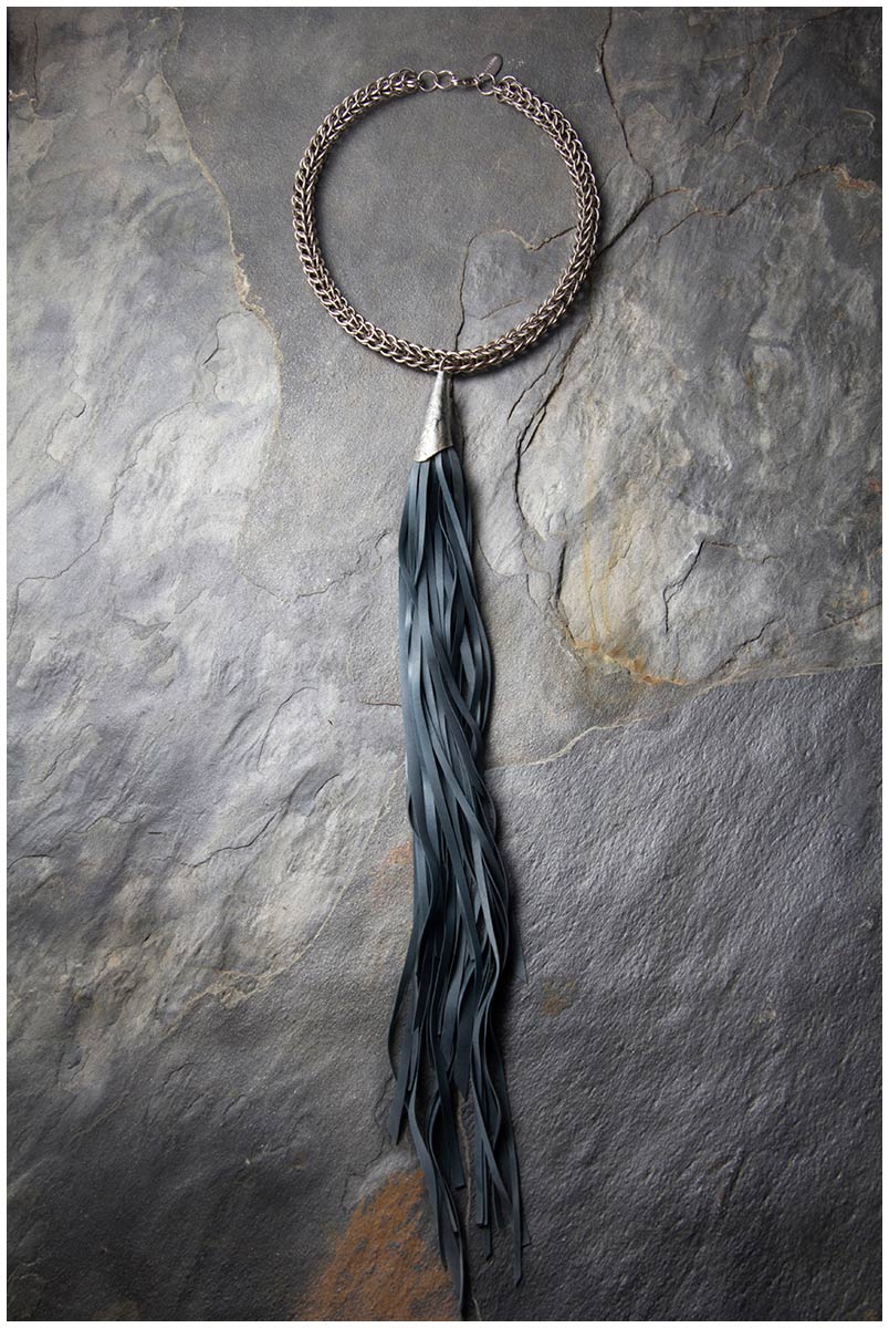 1.49.200.vnecklace.jpg