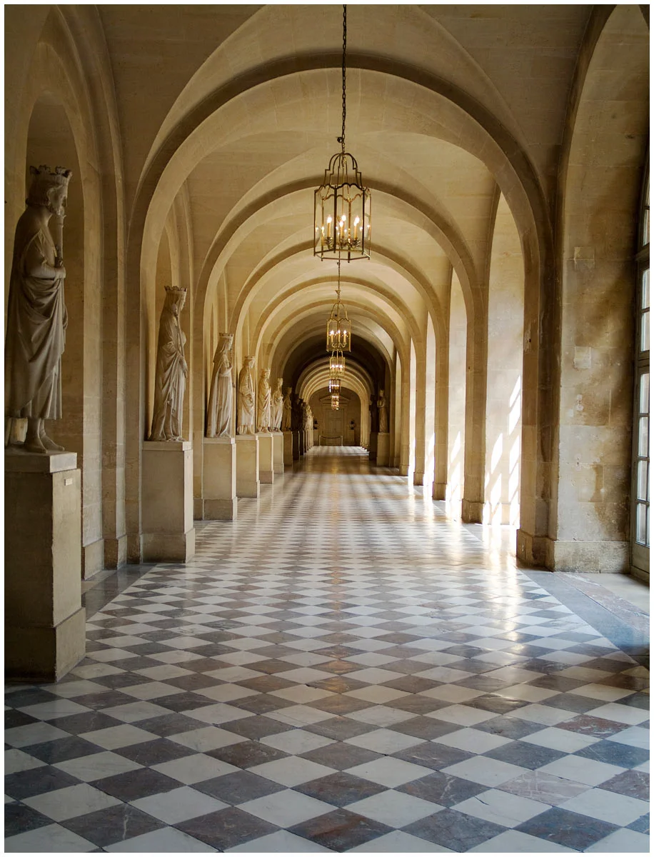 8.5.200.Hallway-at-Versailles.jpg
