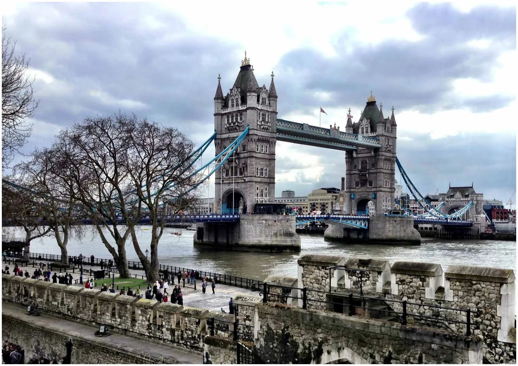 5.6.200.Tower-Bridge.jpg