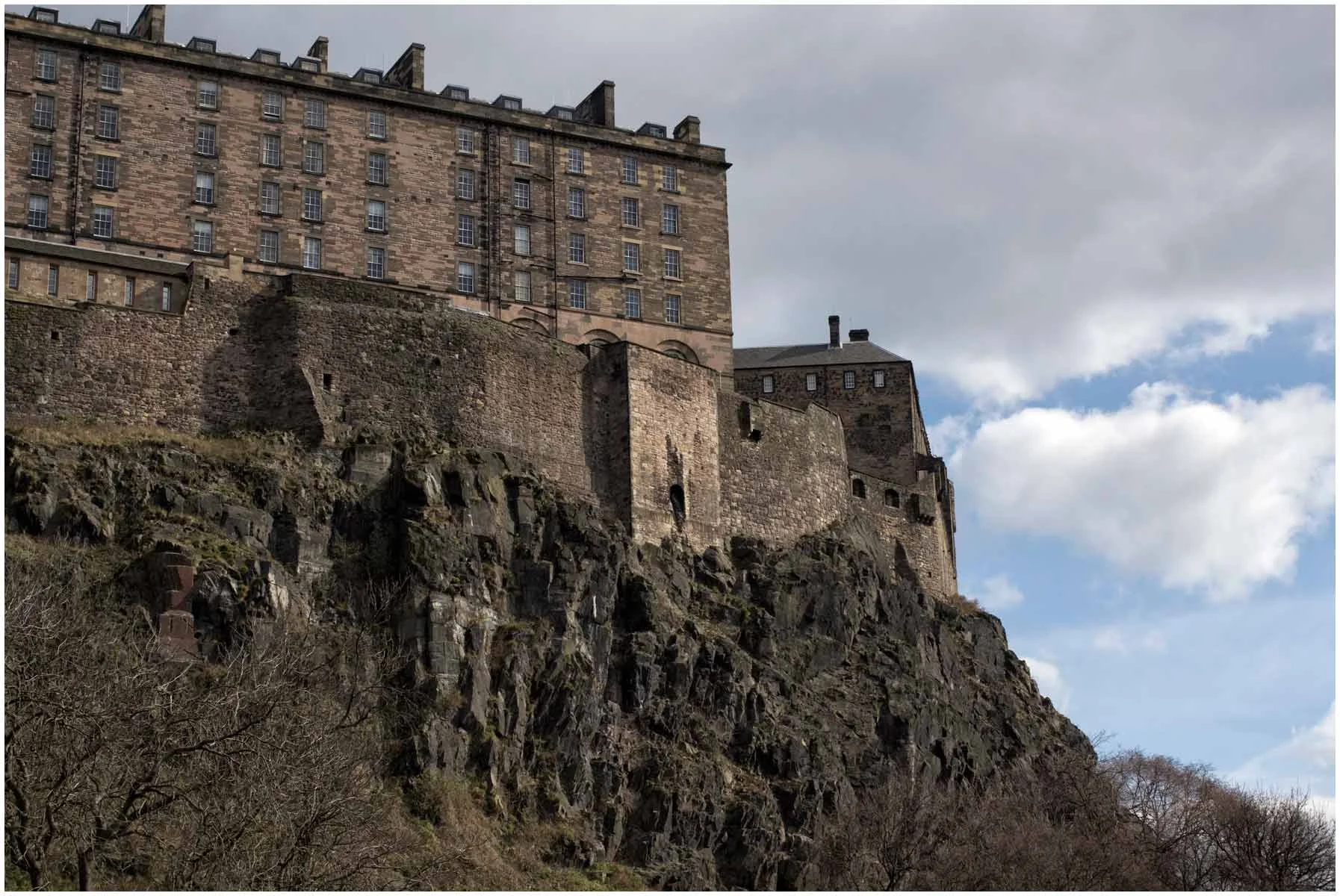 6.9.200.Edinburgh-Castle.jpg