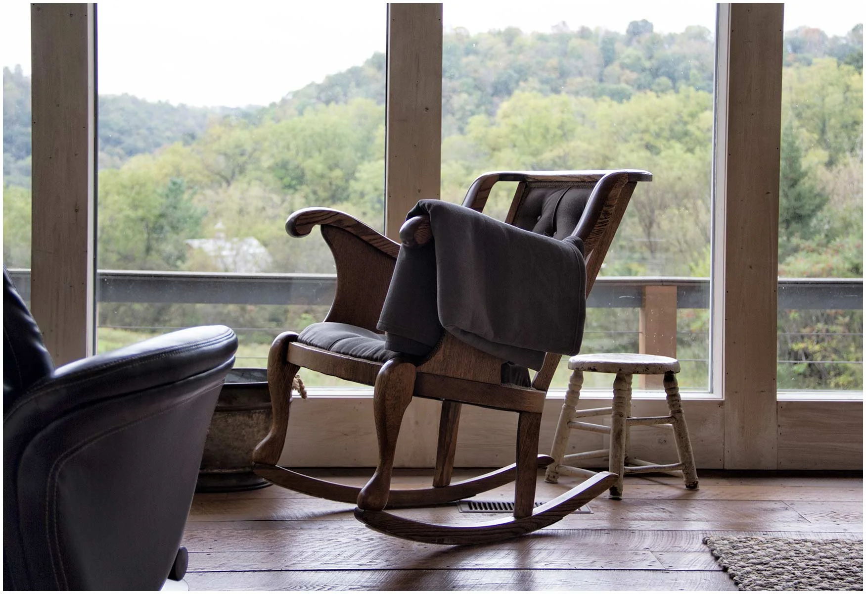11.7.200.chair.jpg