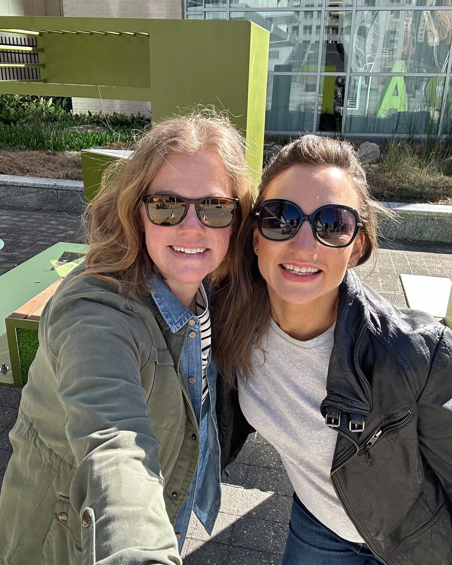 #HelloQuiltCon 👋🏻 it&rsquo;s me Claire from @madejustsew - it has been way too long hasn&rsquo;t it! But good news is I landed in Raleigh, USA with @sarahashfordstudio last night,  few days early to try and climatize before #Quiltcon2024 ✨

I will 