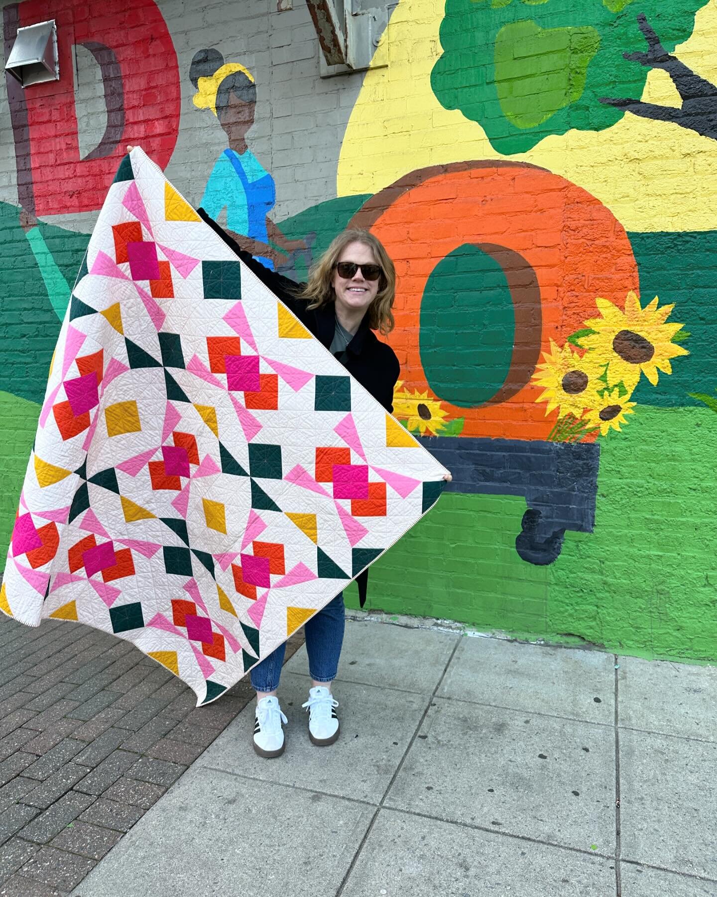 Can you believe it&rsquo;s already time for #igquiltfest2024 Feels like we&rsquo;ve fast-forwarded through 11 months! Day one calls for introductions, so here I am... And let&rsquo;s be real, if I manage more than 4 days of posting, it&rsquo;ll be a 