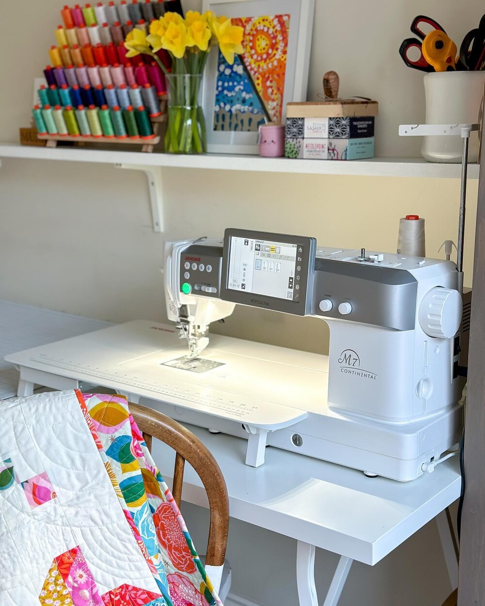 Day 3 : #igquiltfest2024 ~ Sewing Machine 

Meet my absolute dream-boat of a sewing machine, my beautiful @janomeuk Continental M7 😍

Never in a million years did I think I would ever own such a machine, but back in 2021, during lockdown, I entered 