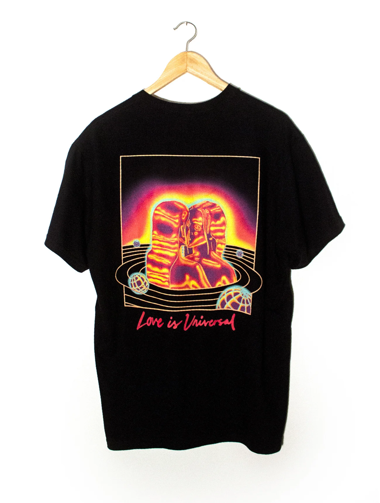 AK7-WEB-UNIVERSAL-TEE-BLACK.jpg