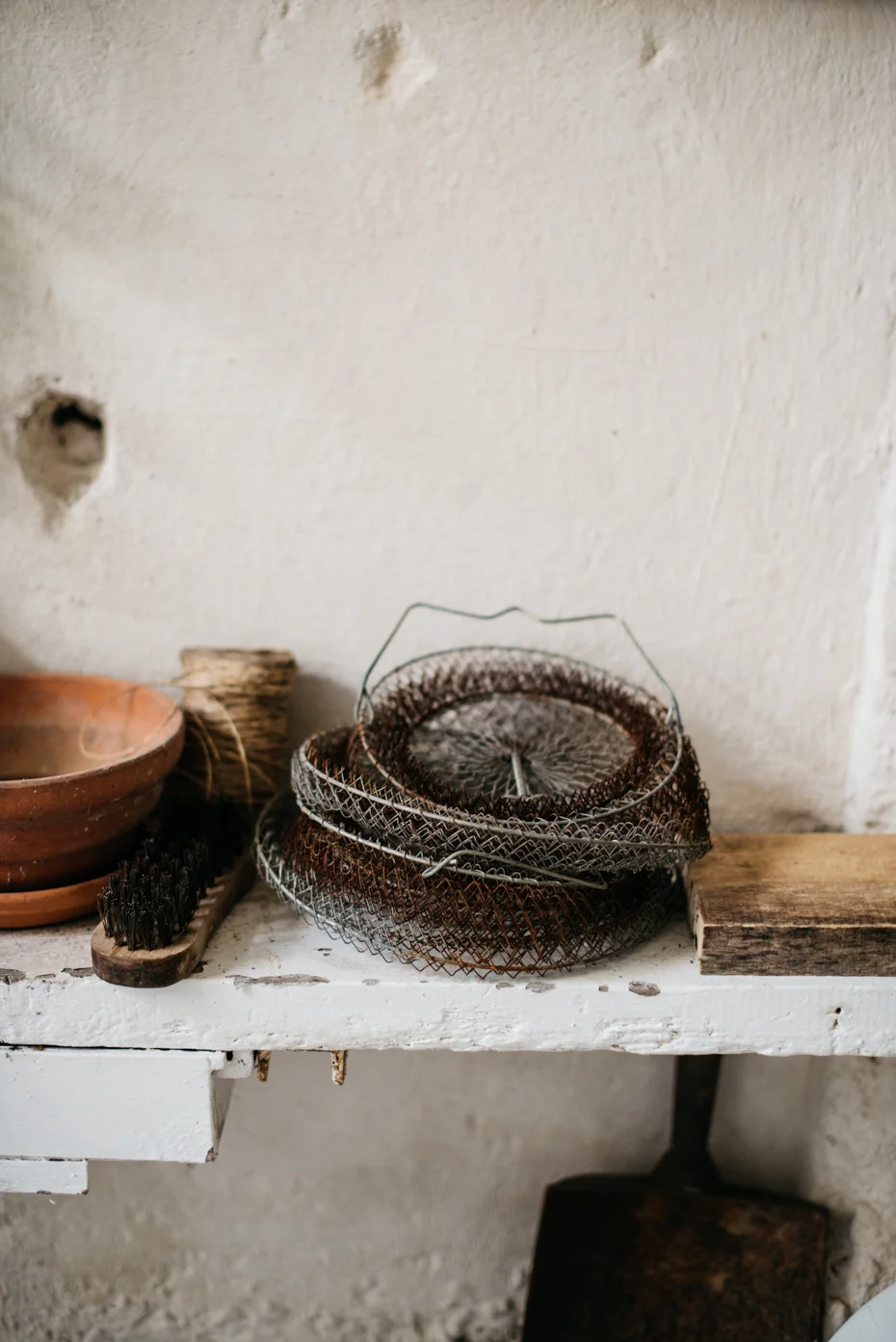 Oggetti resi affascinanti dalla patina del tempo.