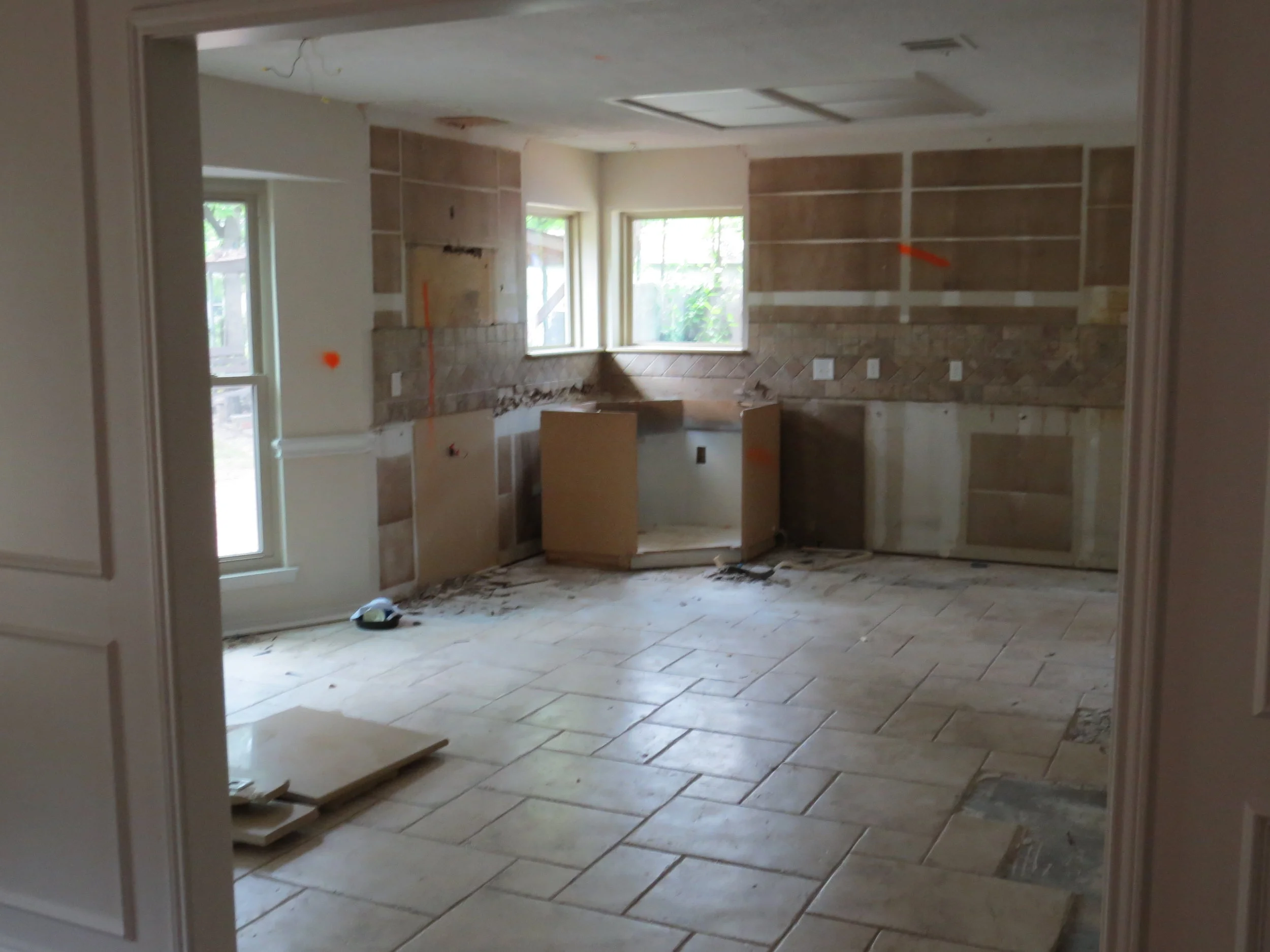 BEFORE RENOVATION / KITCHEN