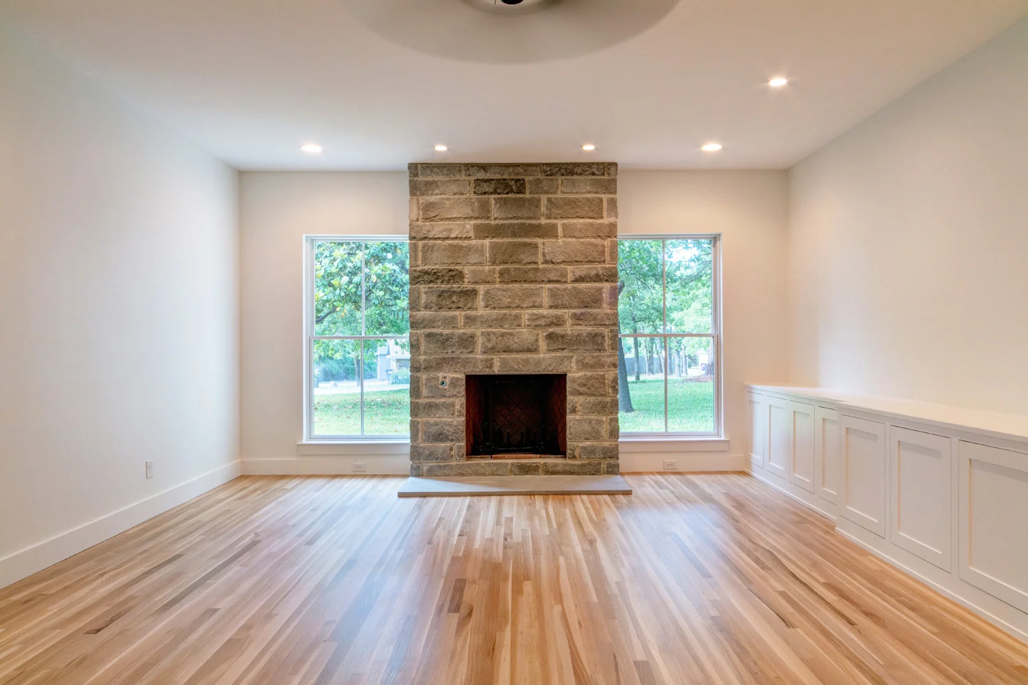AFTER RENOVATION / LIVING-ROOM ADDITION
